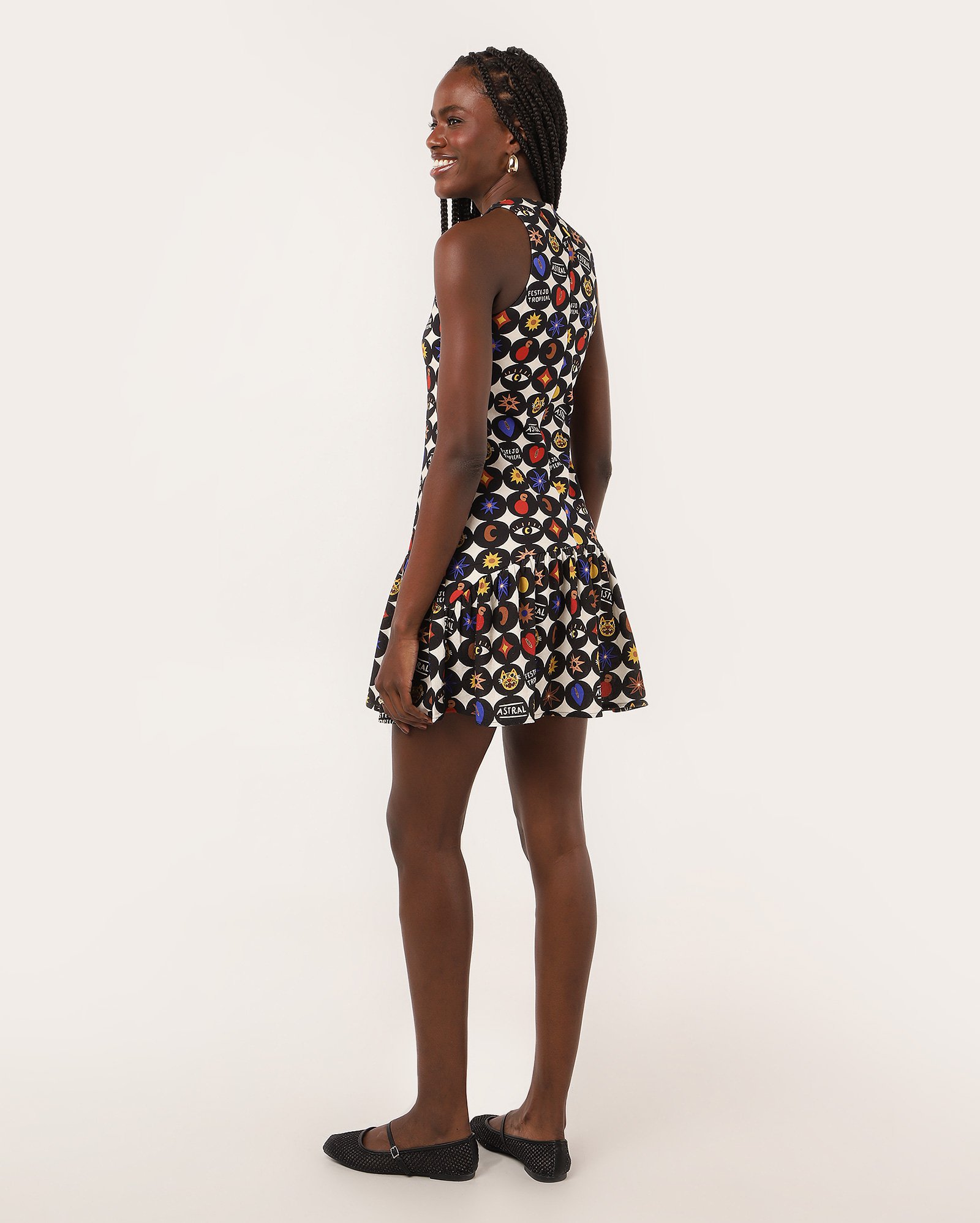 Vestido curto reto astral bege | Ceramiquinho + Riachuelo — foto 6