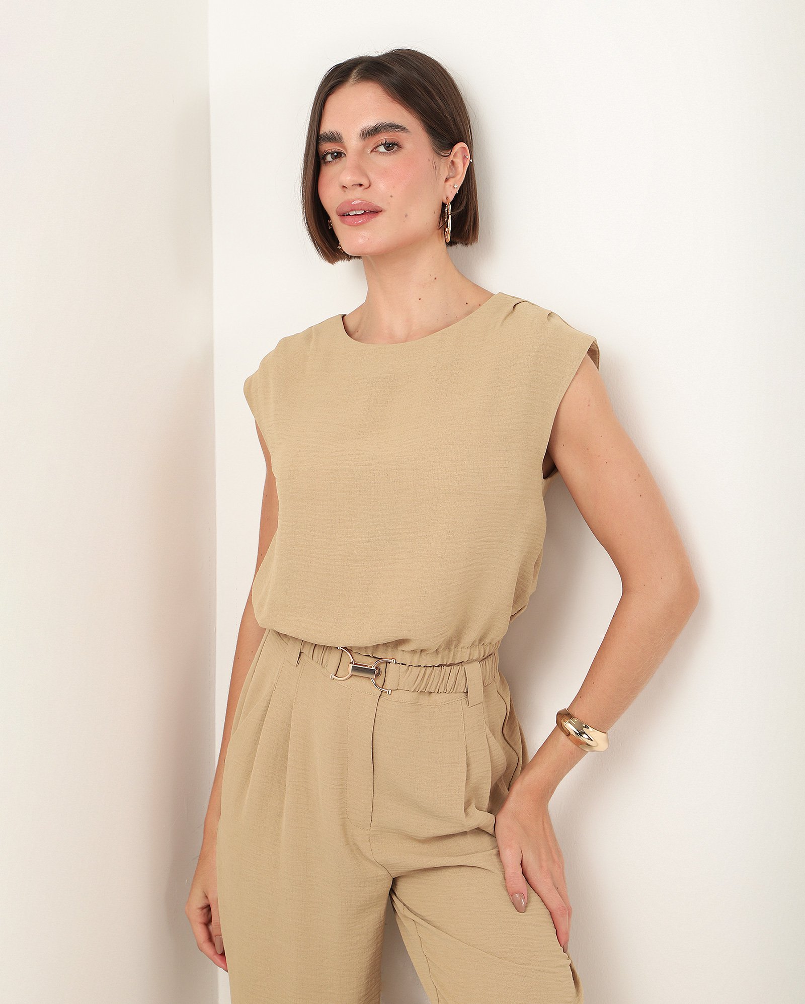 Blusa feminina de crepe muscle tee com elástico bege | AK by Riachuelo