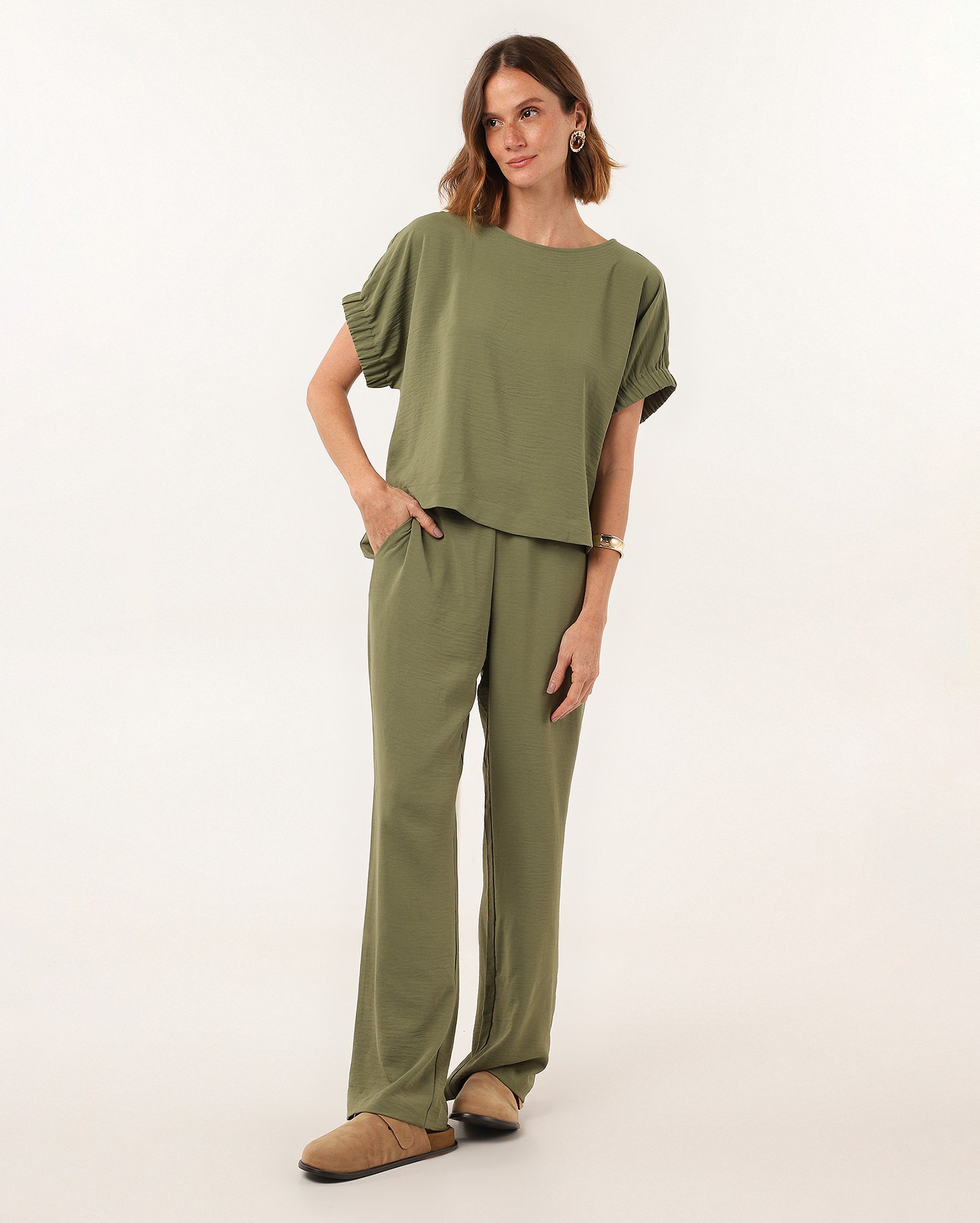 Calça feminina relaxed com amarração - Verde Musgo | AK