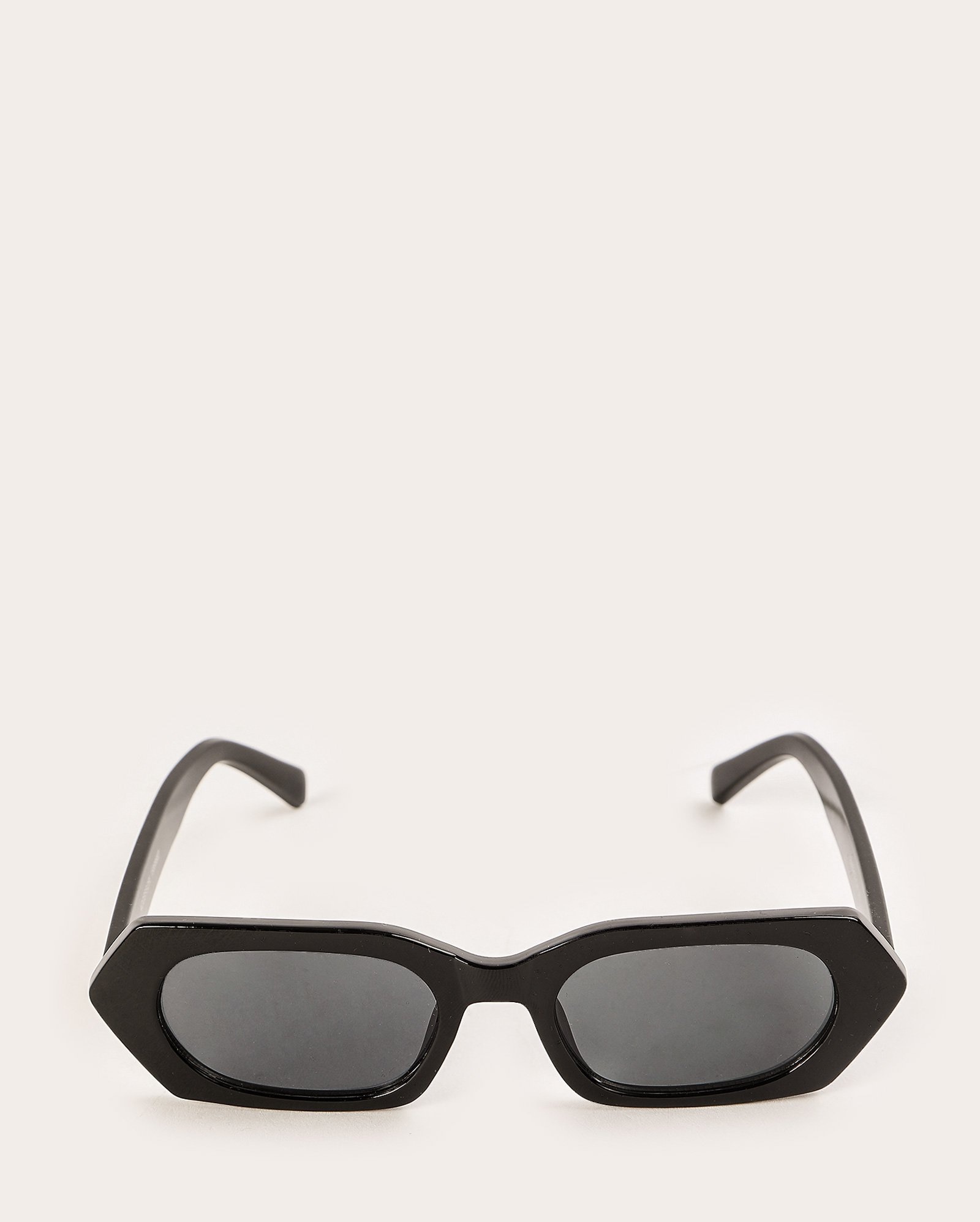 Óculos de sol feminino hexagonal em acetato preto | Riachuelo