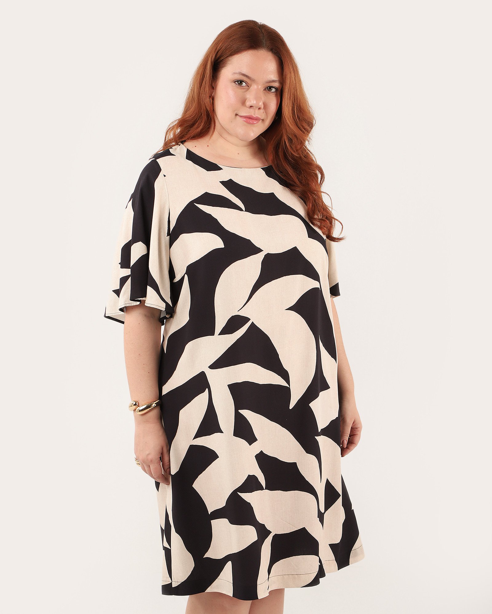 Vestido plus size curto Lica folhagem multicor | AK Plus by Riachuelo