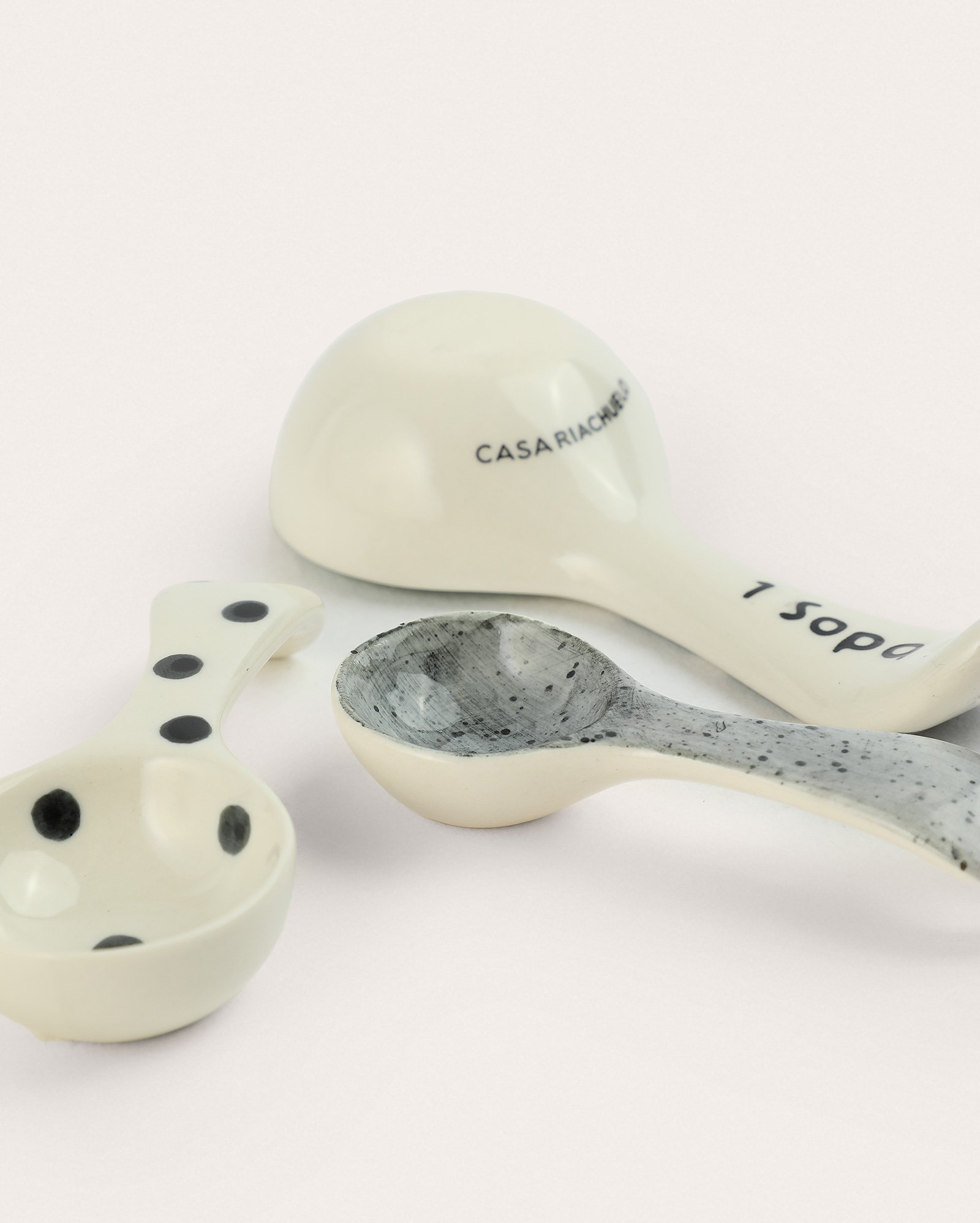 Kit colheres medidoras cerâmica 3 peças Vitor - multicor | Casa Riachuelo