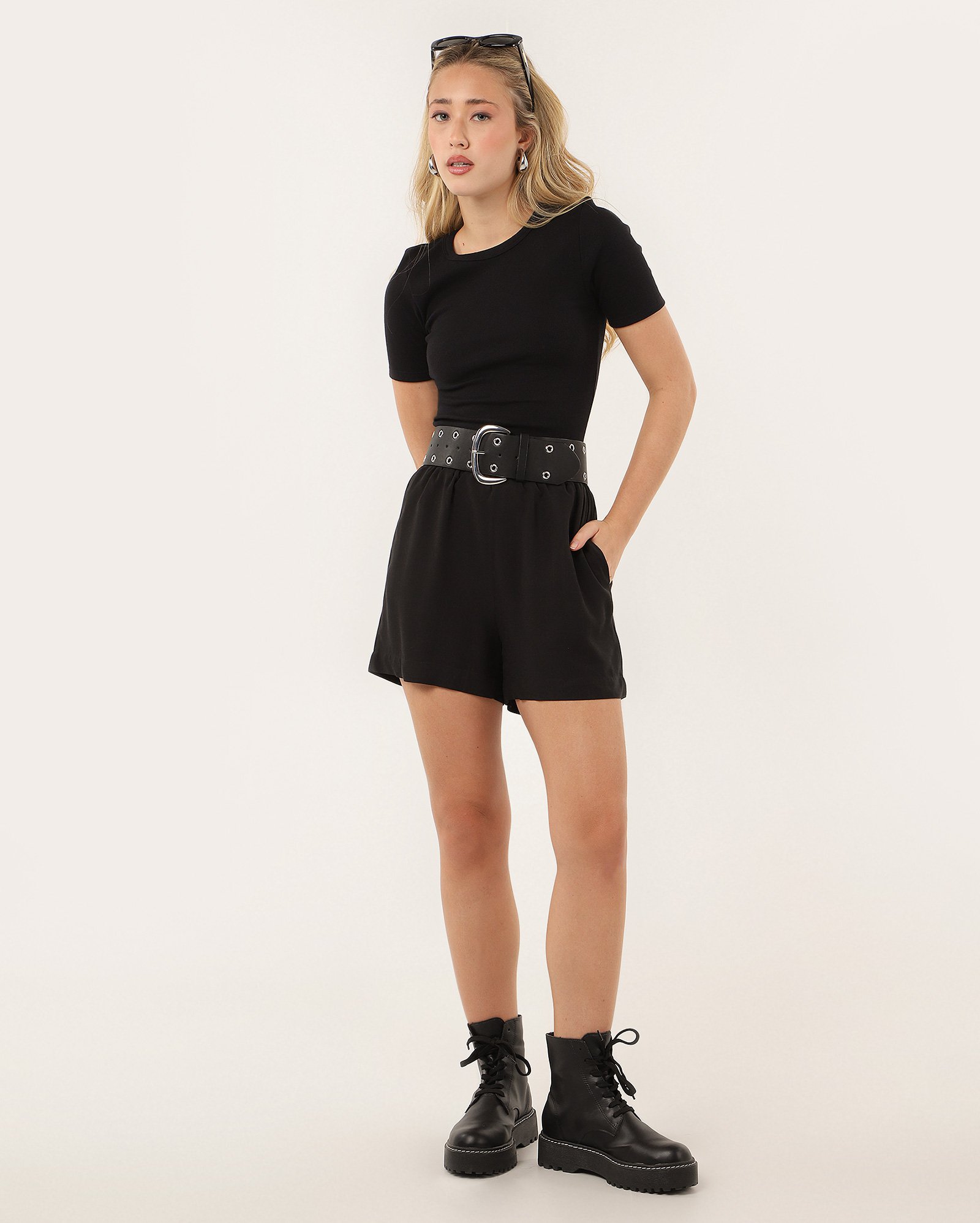 Short feminino Nick em viscose preto | Pool Basics