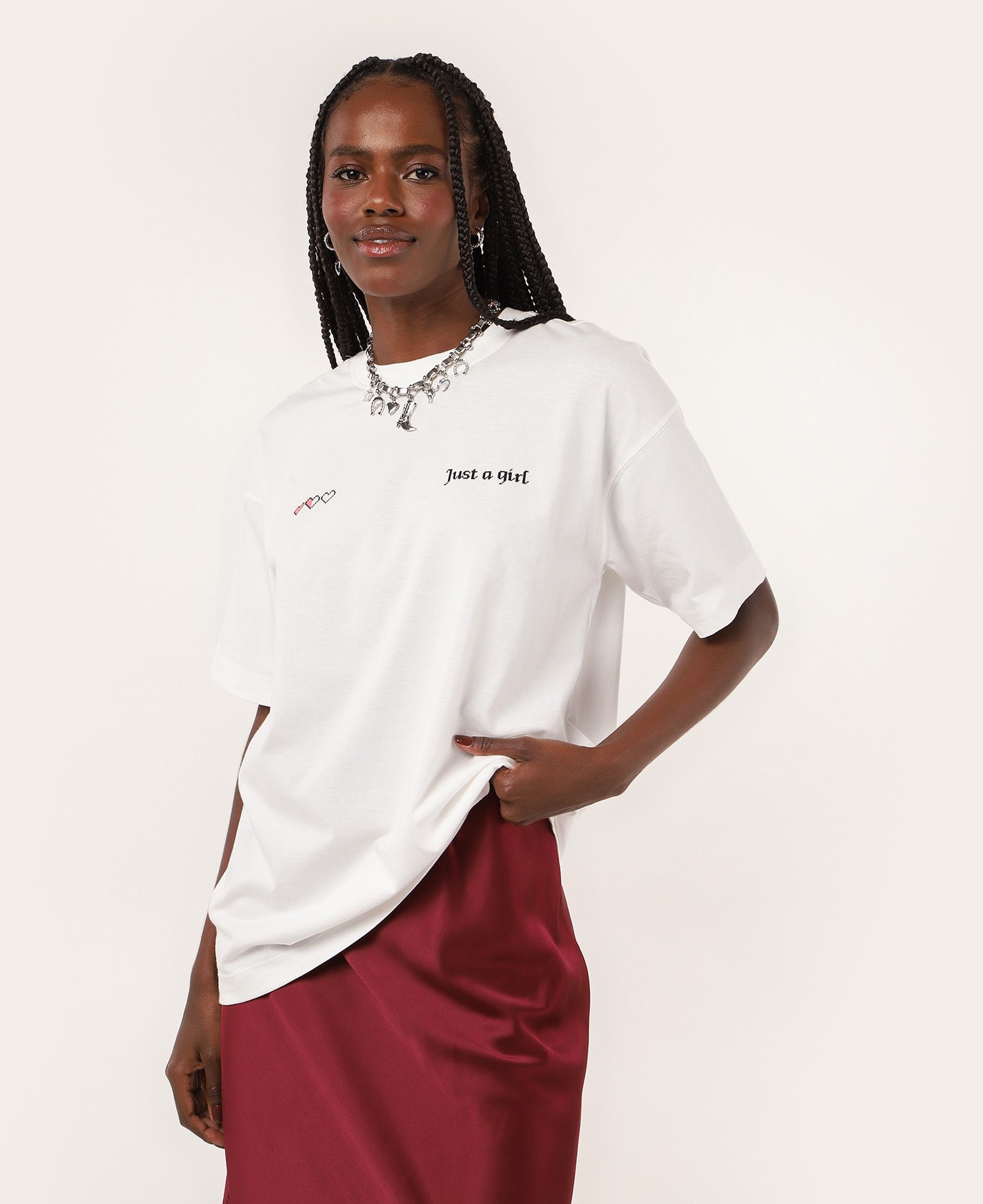 Camiseta feminina oversized just a girl lettering branca | Pool