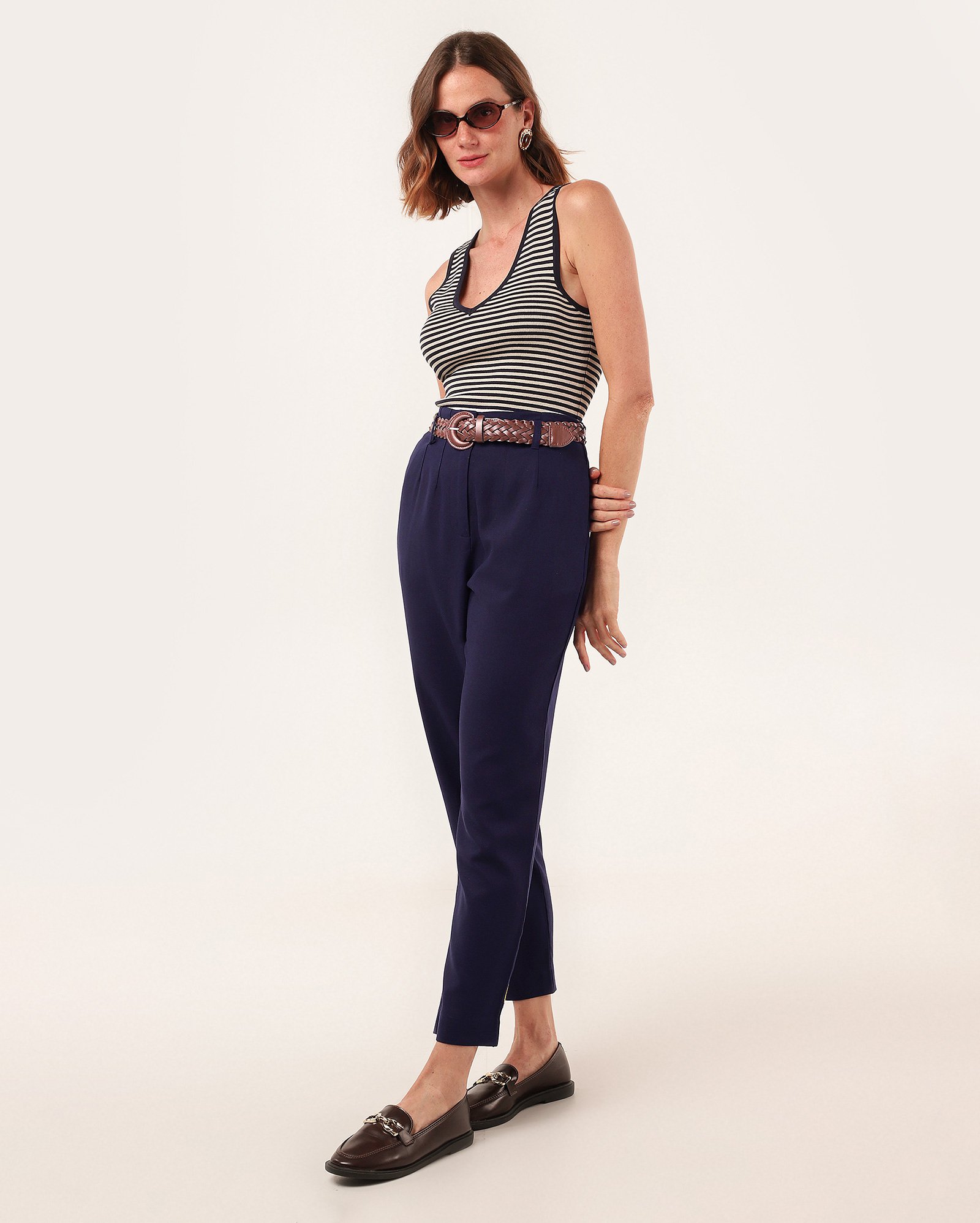 Calça feminina alfaiataria Luka em viscolinho com cinto - Azul Escuro | AK by Riachuelo