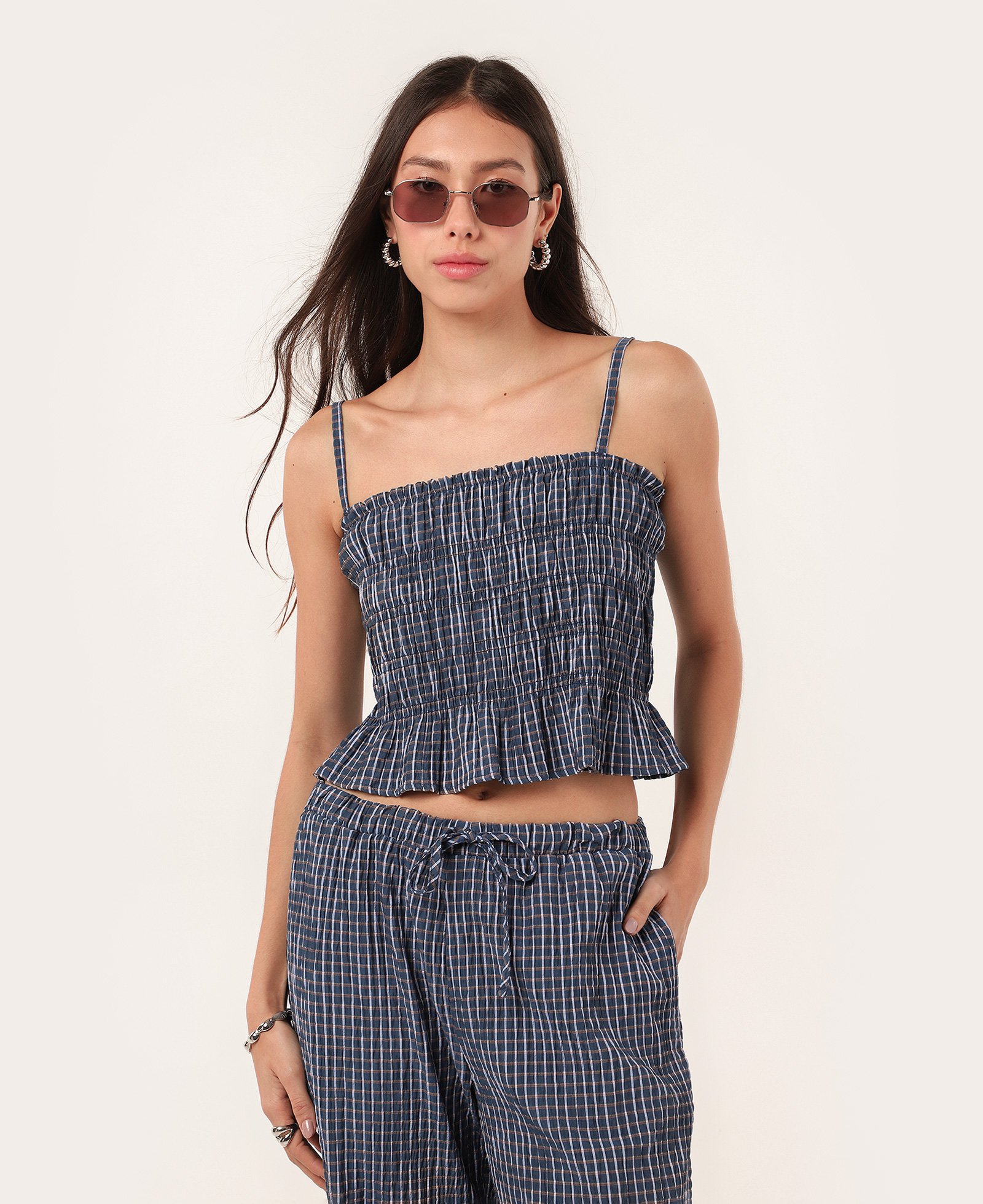 Regata cropped com lastex e babados xadrez azul | Pool