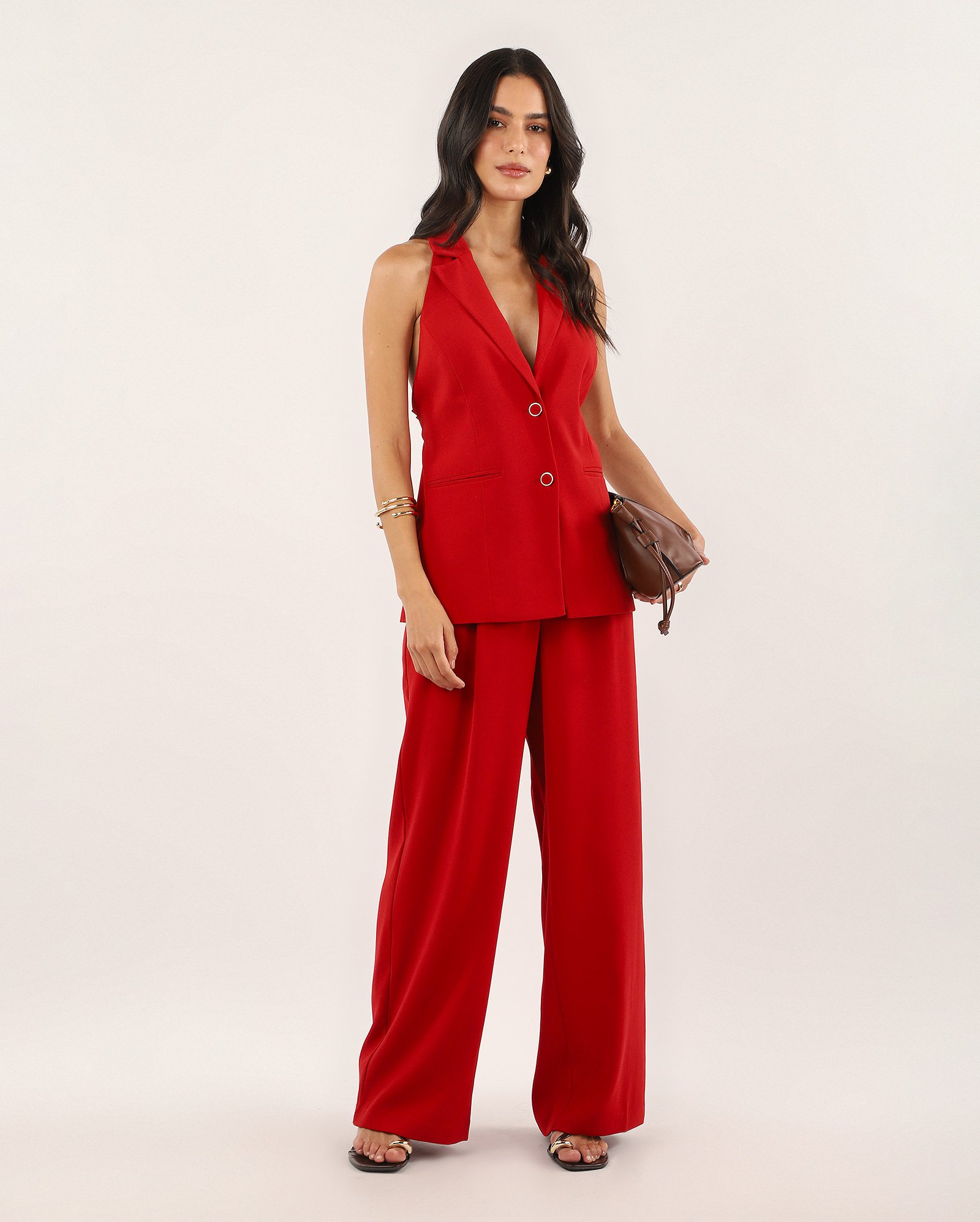 Calça feminina wide leg de alfaiataria com pregas - Vermelho