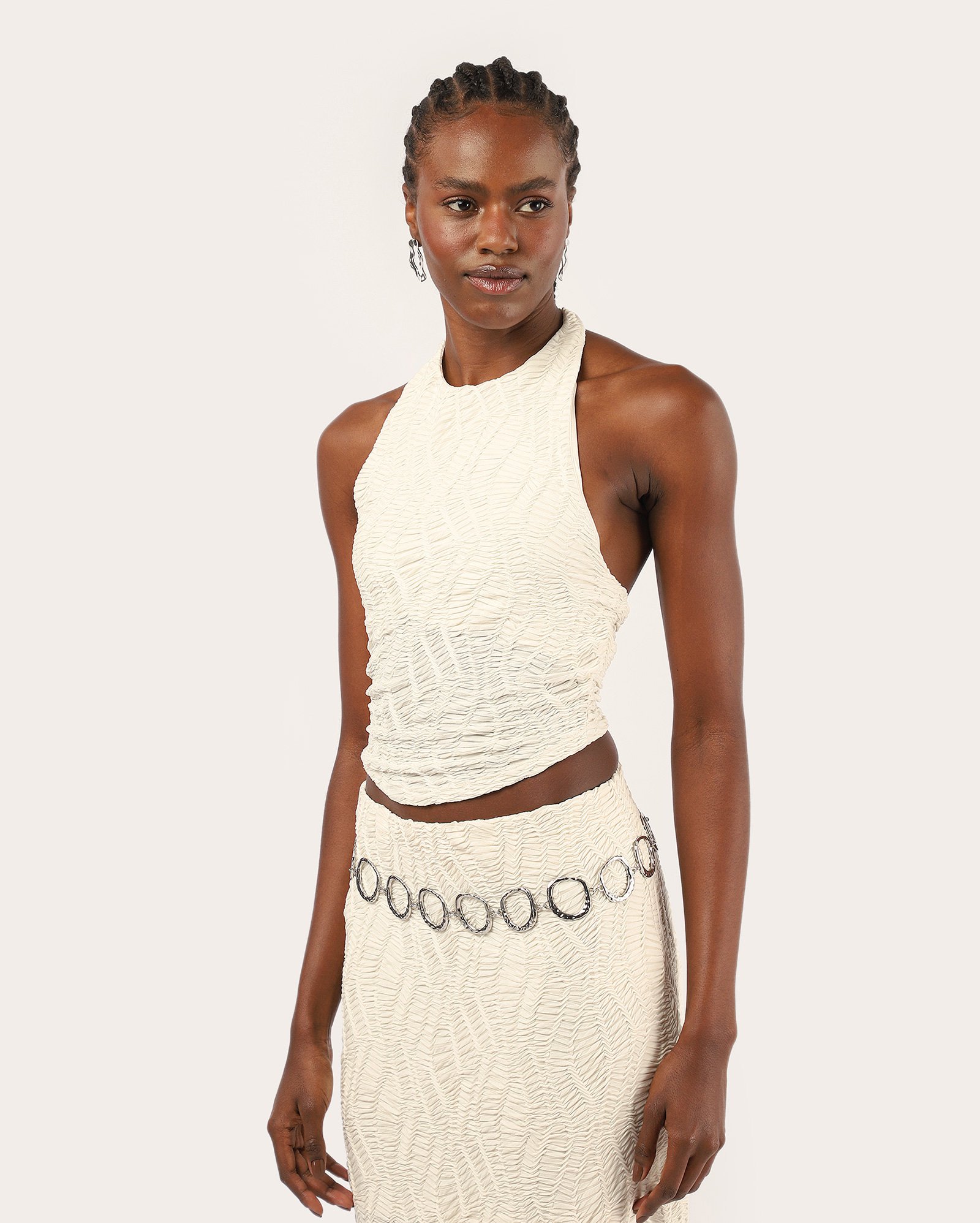 Regata feminina cropped frente única texturizada - bege