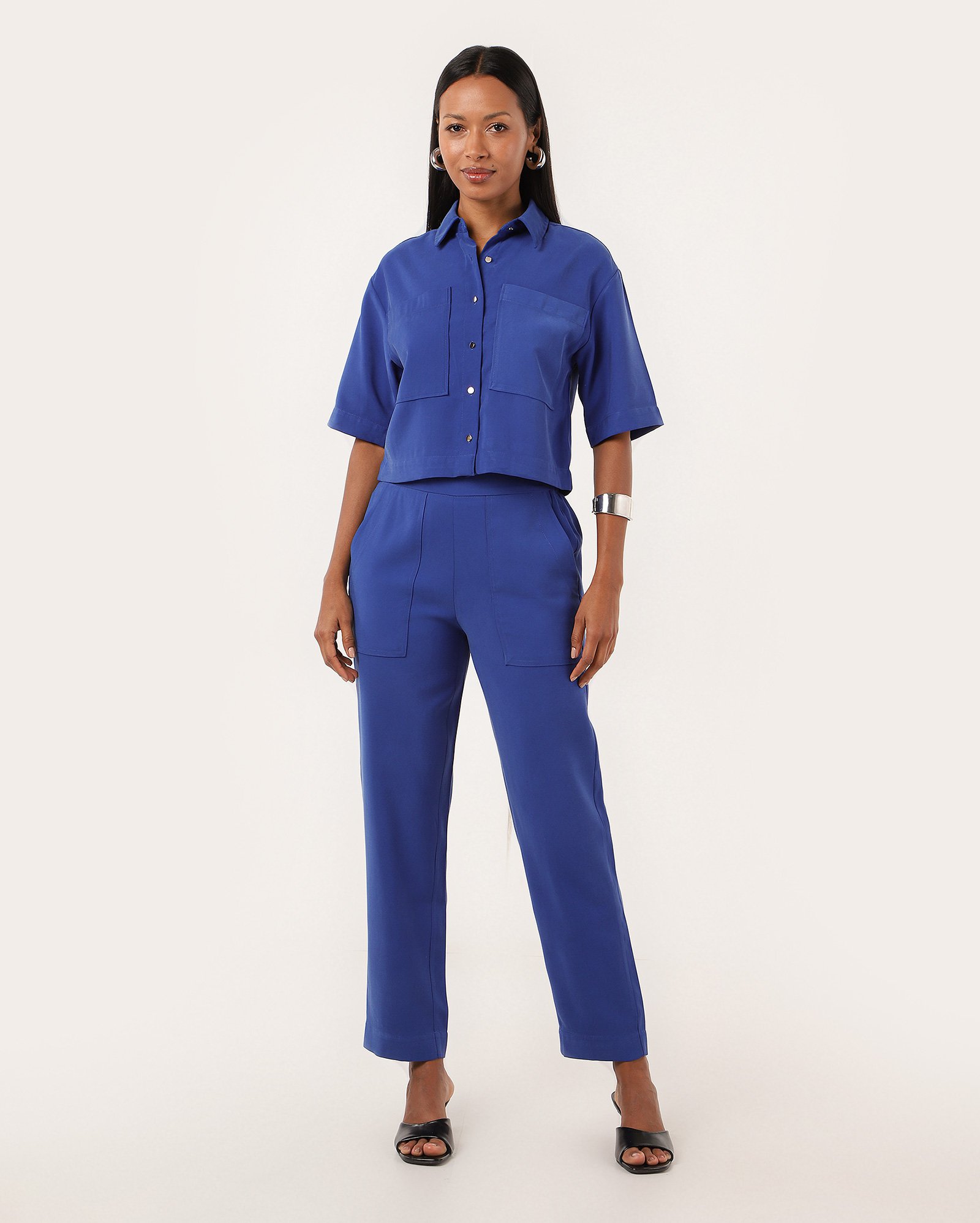 Calça feminina reta em viscose com elástico azul | AK