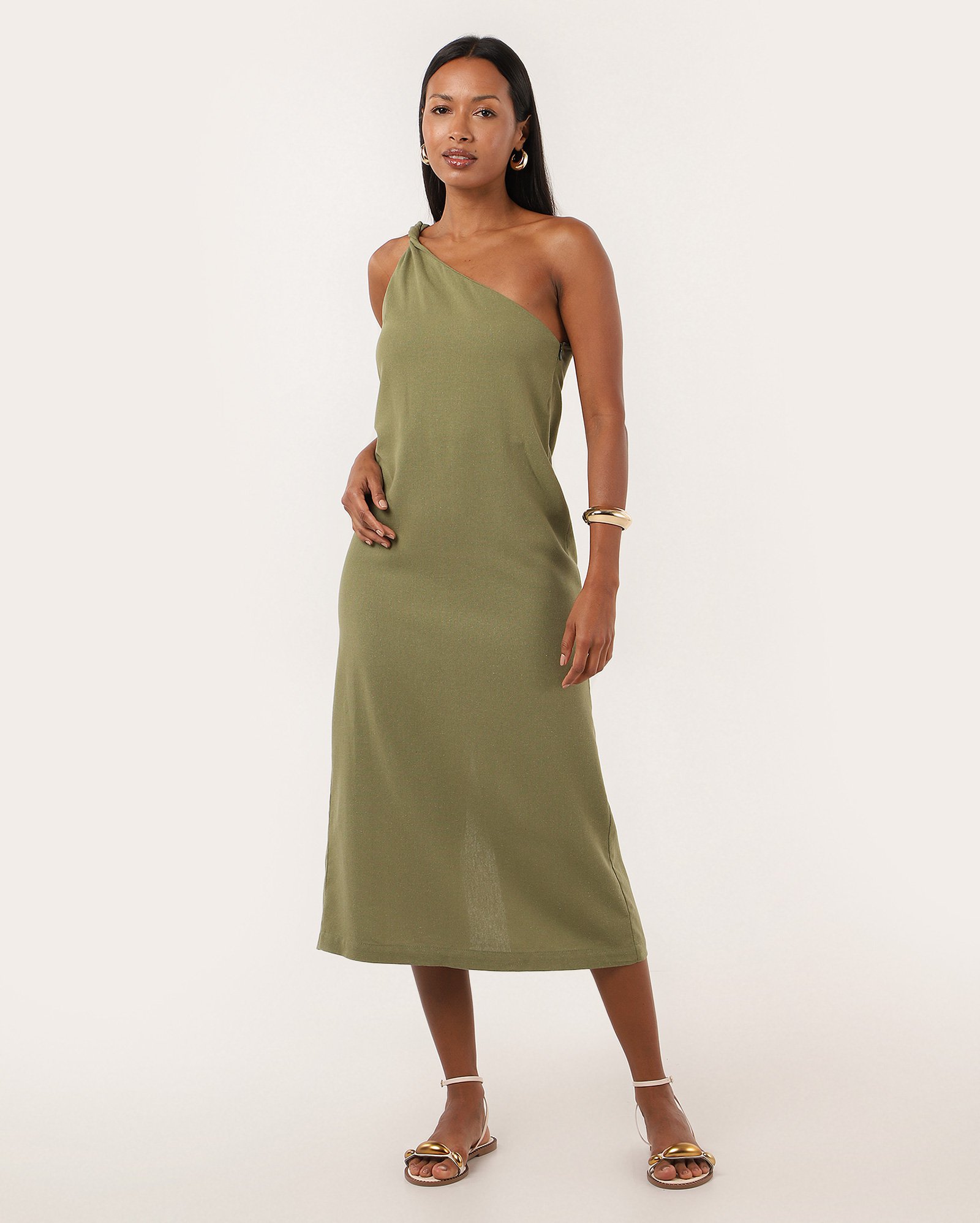 Vestido midi em viscolinho ombro único torcido - Verde Musgo | AK by Riachuelo