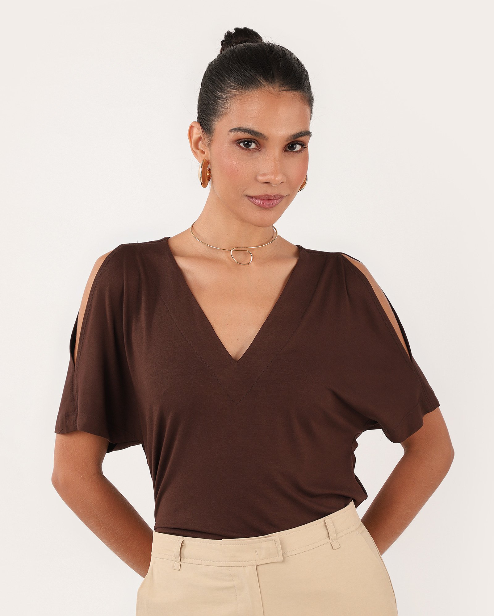 Blusa feminina Pietra ombros vazados marrom | AK by Riachuelo