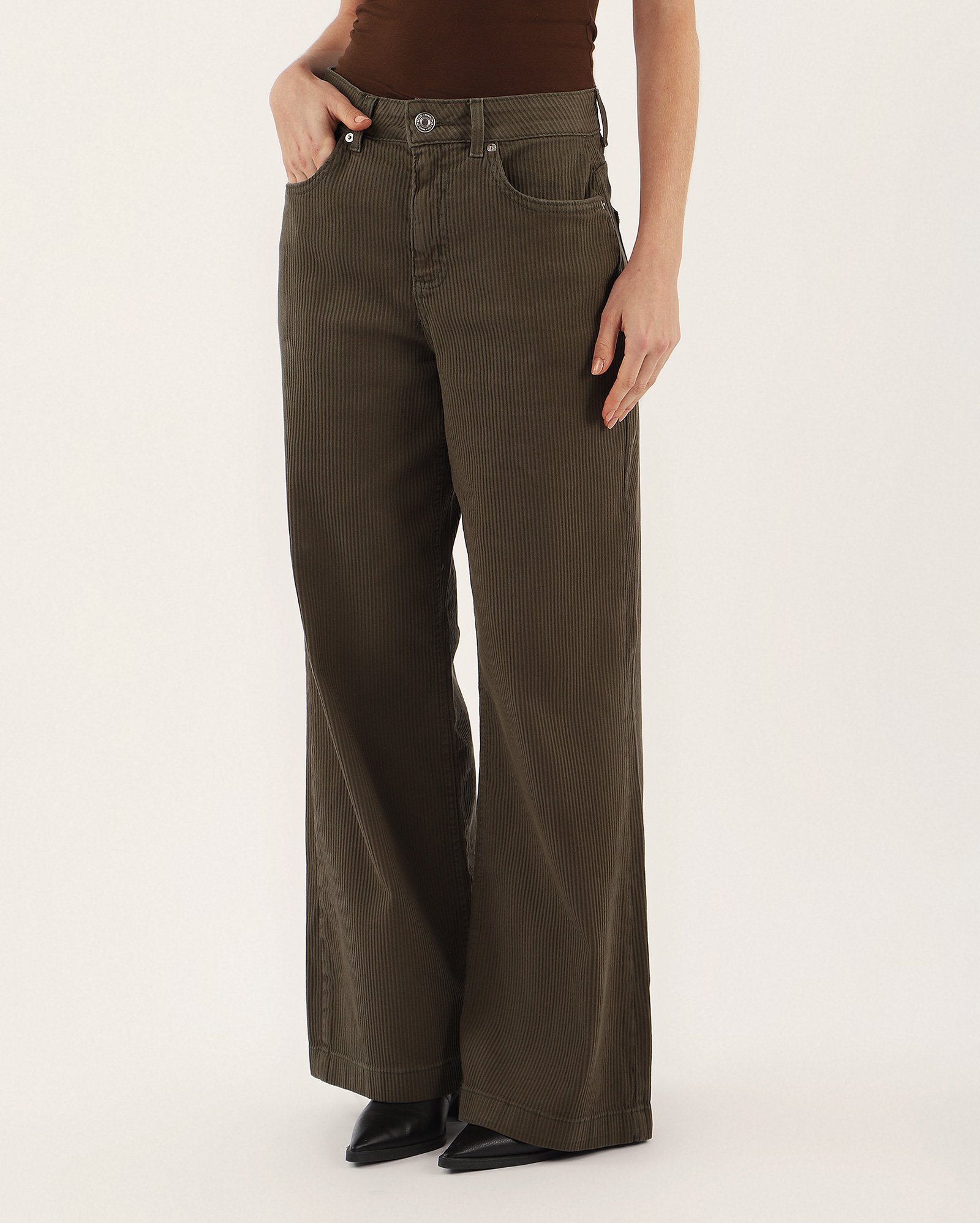 Calça sarja feminina wide leg cintura alta cotelê verde | Pool Jeans