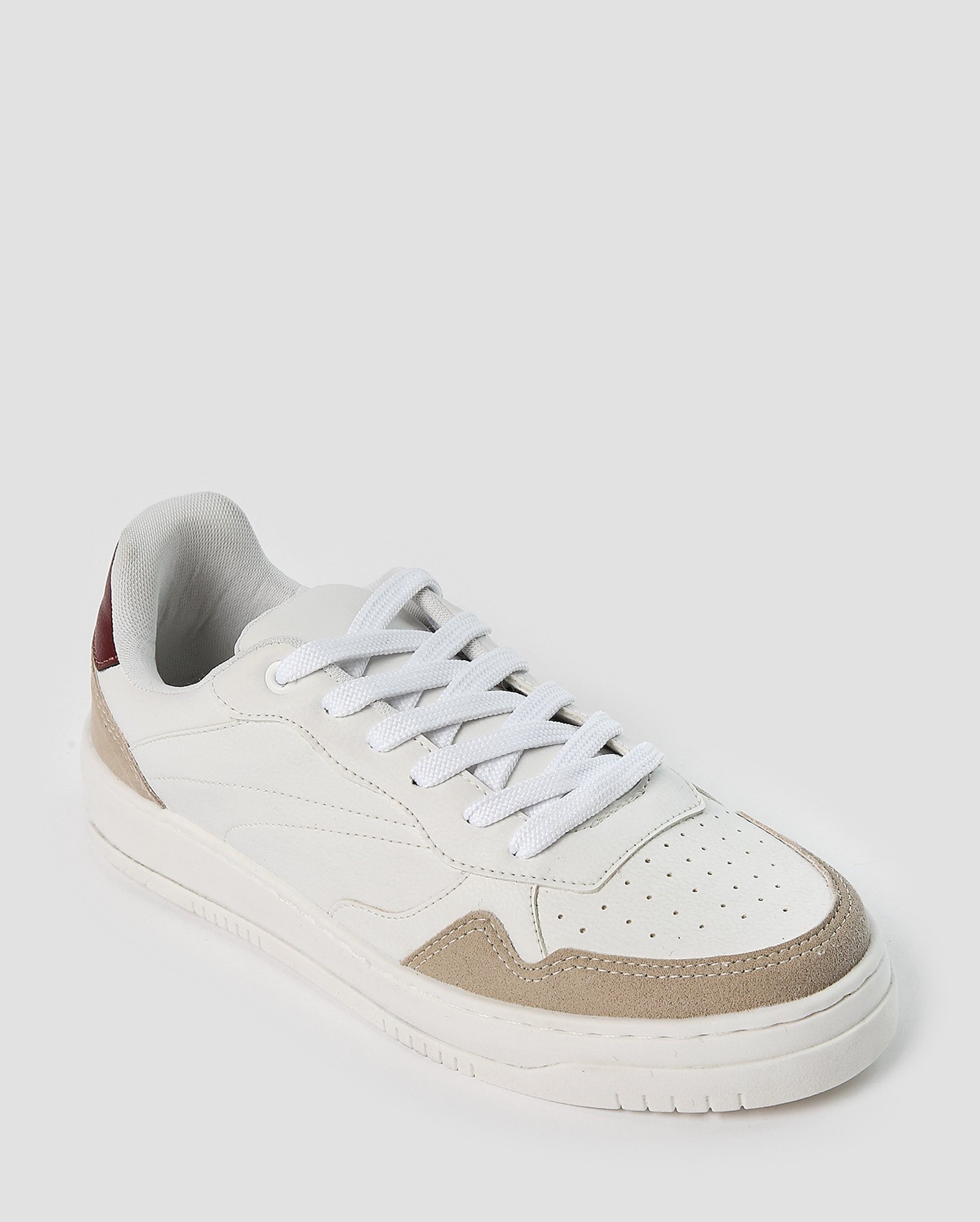 Tênis masculino casual com recortes pespontados branco | Riachuelo