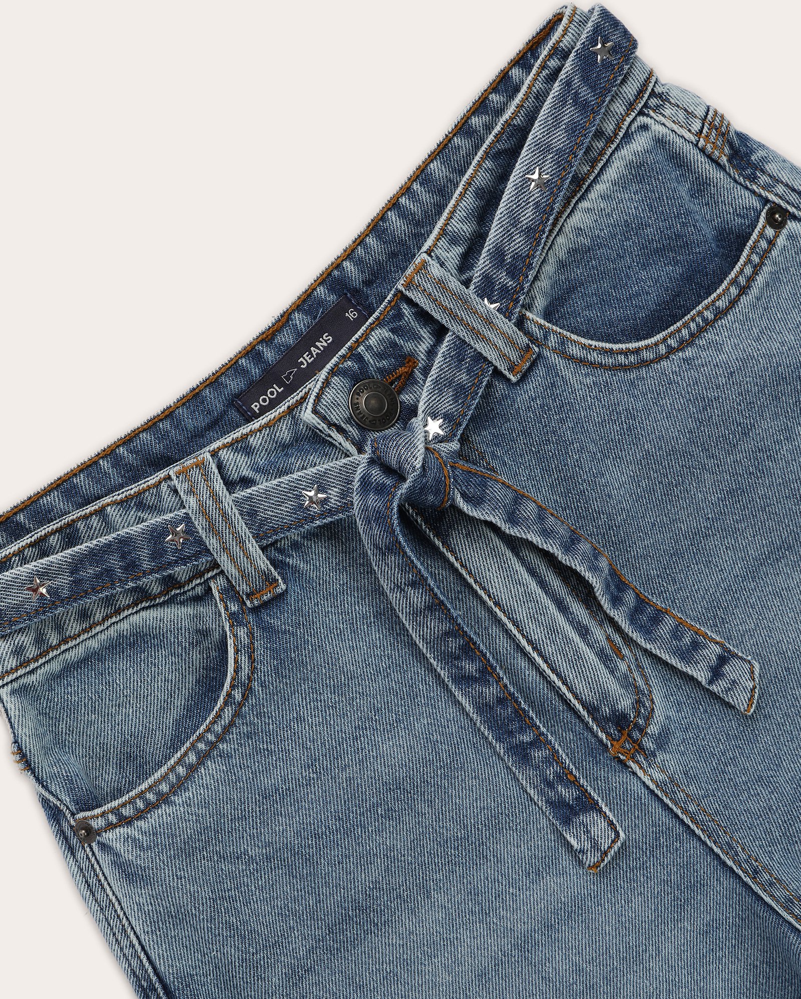 Calça jeans juvenil wide leg com cinto estrelinhas denim médio