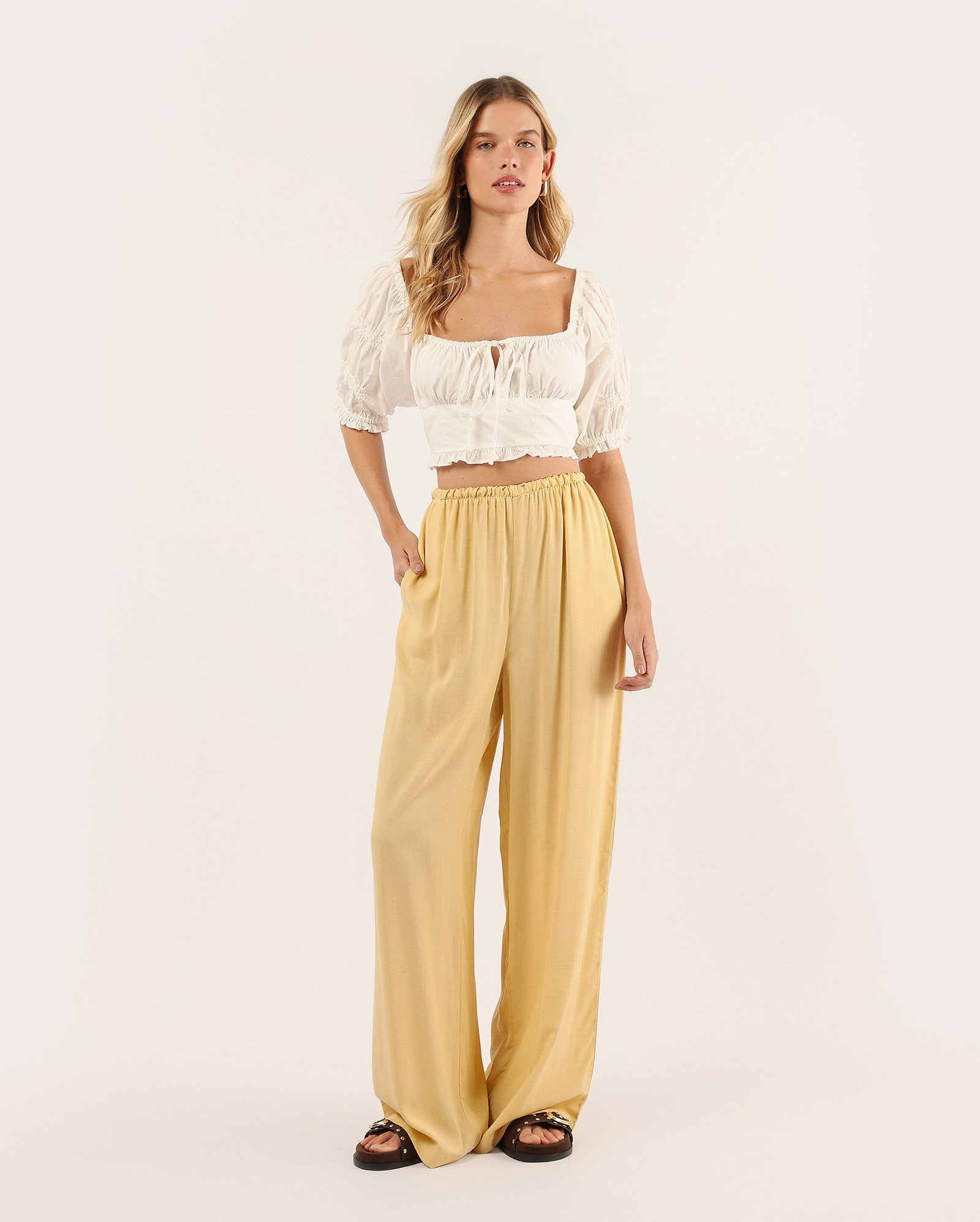 Blusa cropped feminina manga bufante com laço - branca — foto 3