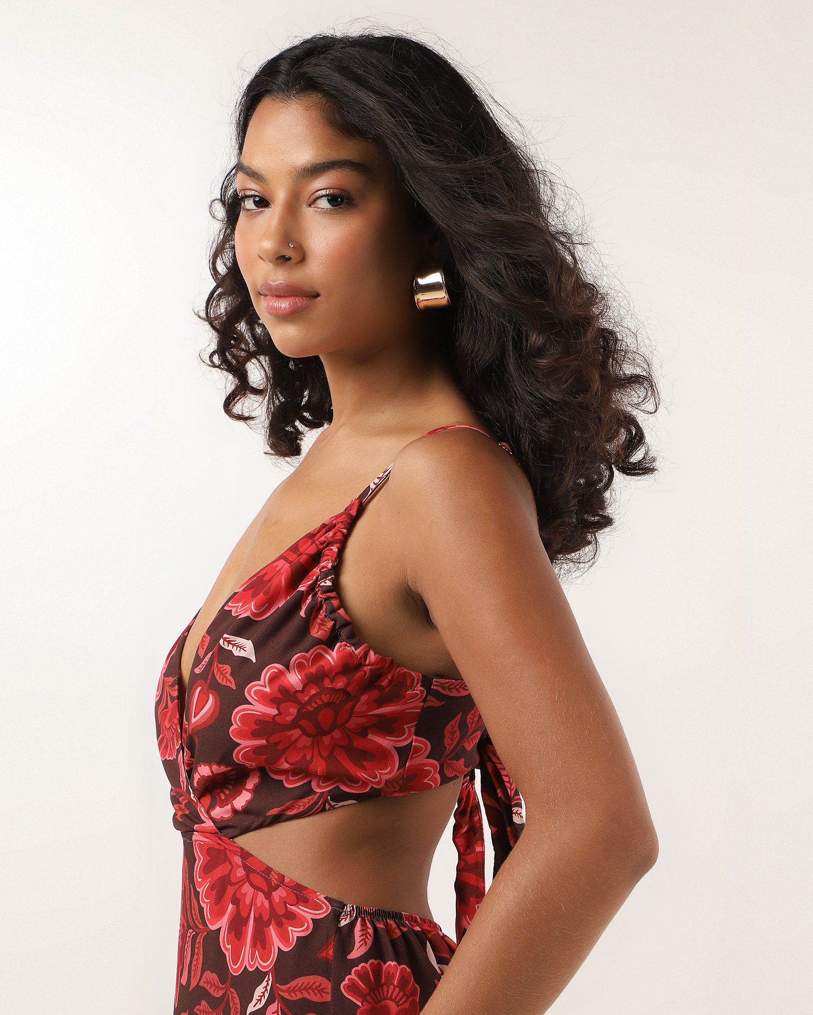 Vestido longo reto cut out amarração floral marrom | Pool — foto 4