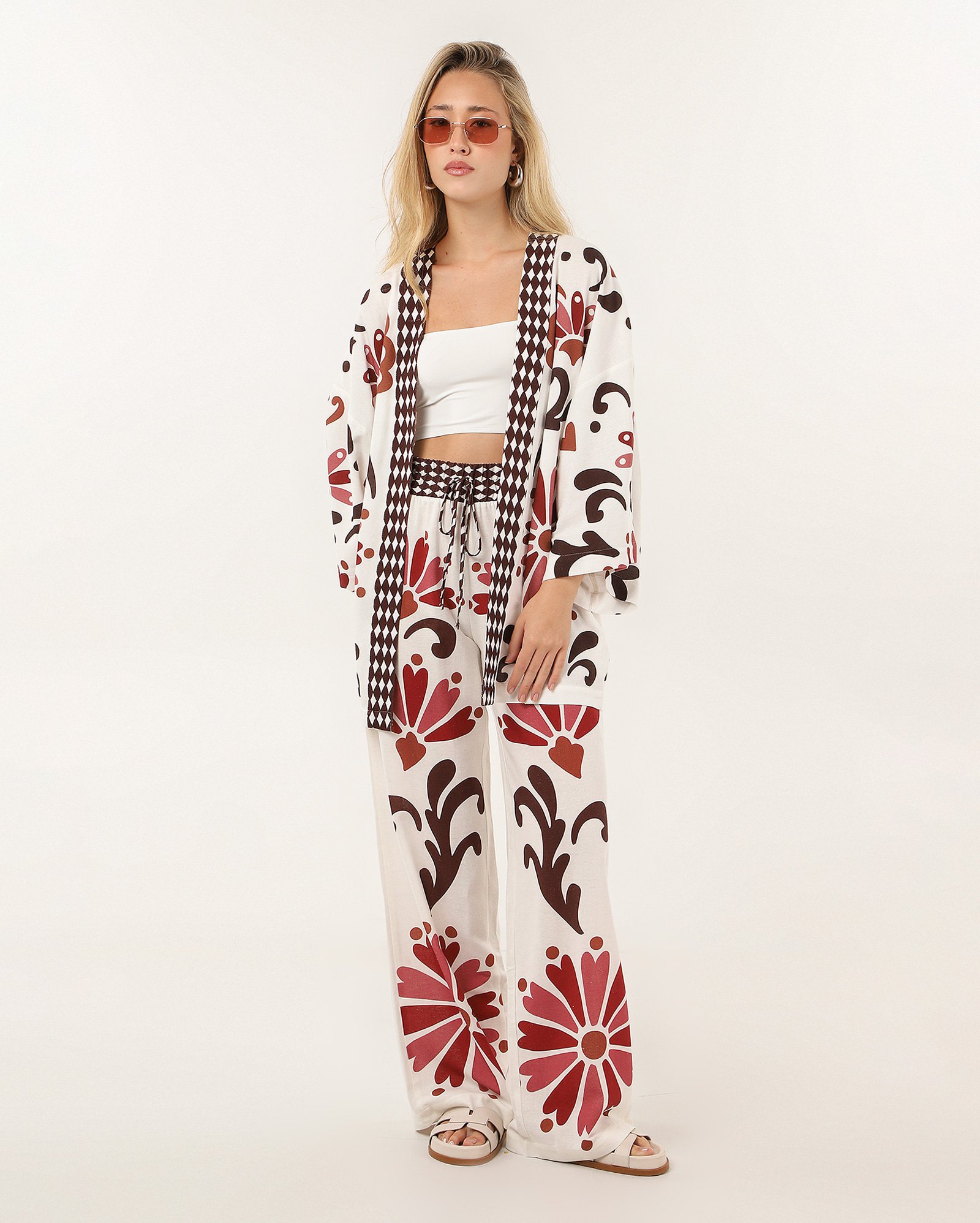 Kimono feminino em viscolinho floral artístico branco | Pool