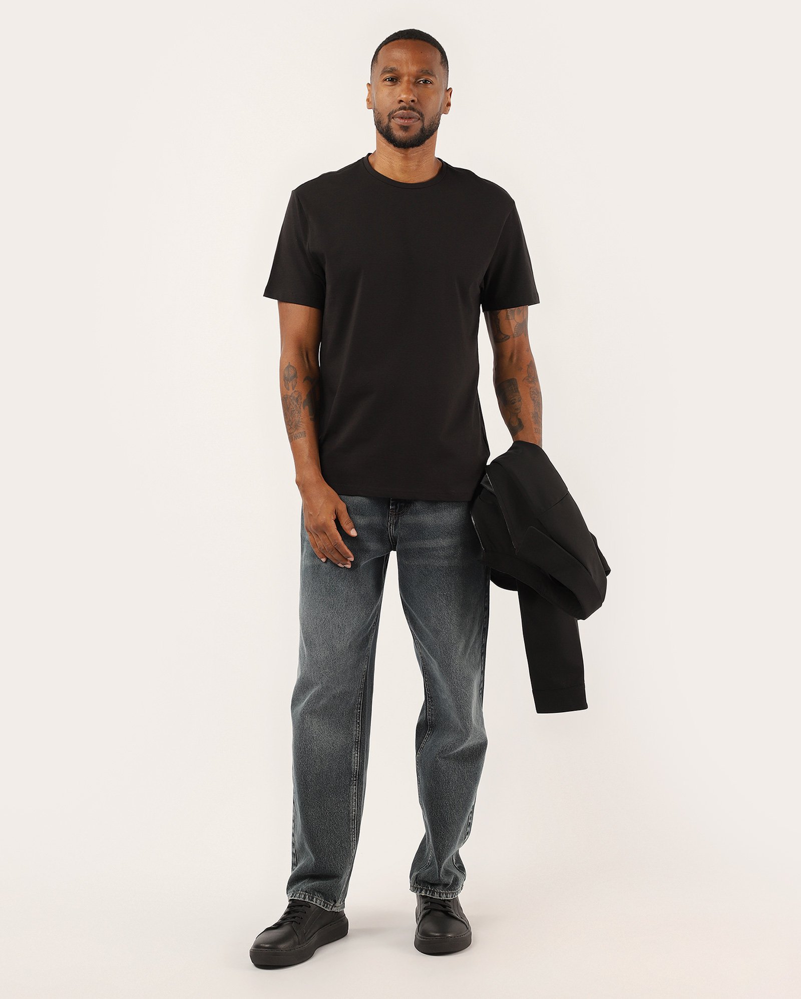 Camiseta masculina básica Essencial Slim - Preto