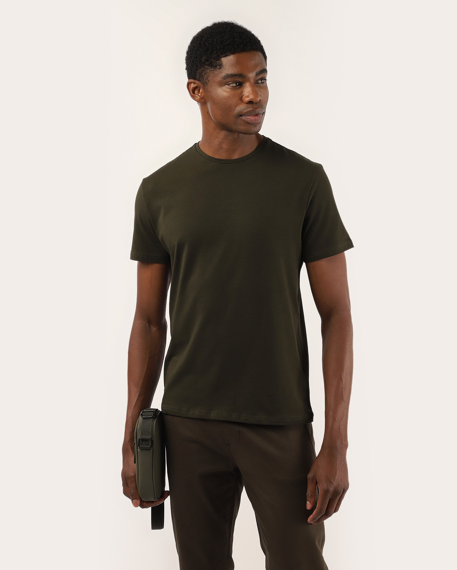 Camiseta masculina básica Essencial Slim - Verde Escuro