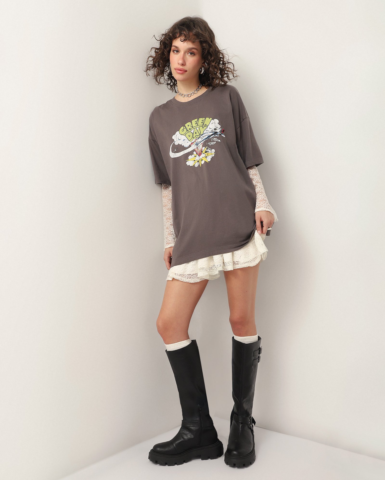 Camiseta feminina oversized banda cinza | Green Day