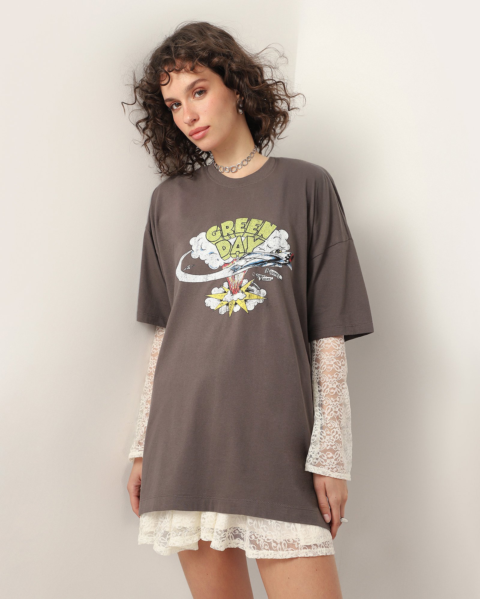 Camiseta feminina oversized banda cinza | Green Day