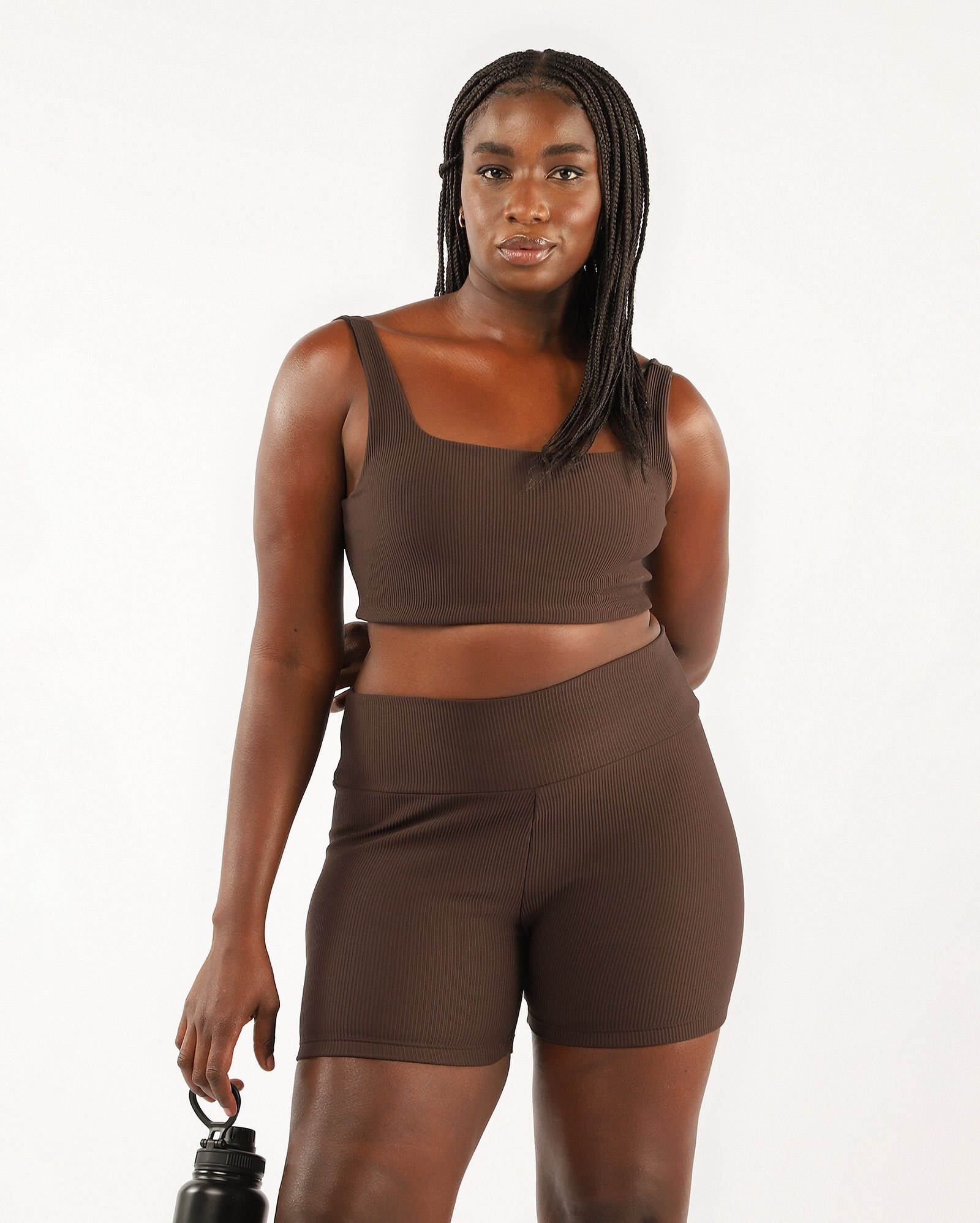 Bermuda feminina de treino cintura alta canelada - Marrom Escuro | Body Work