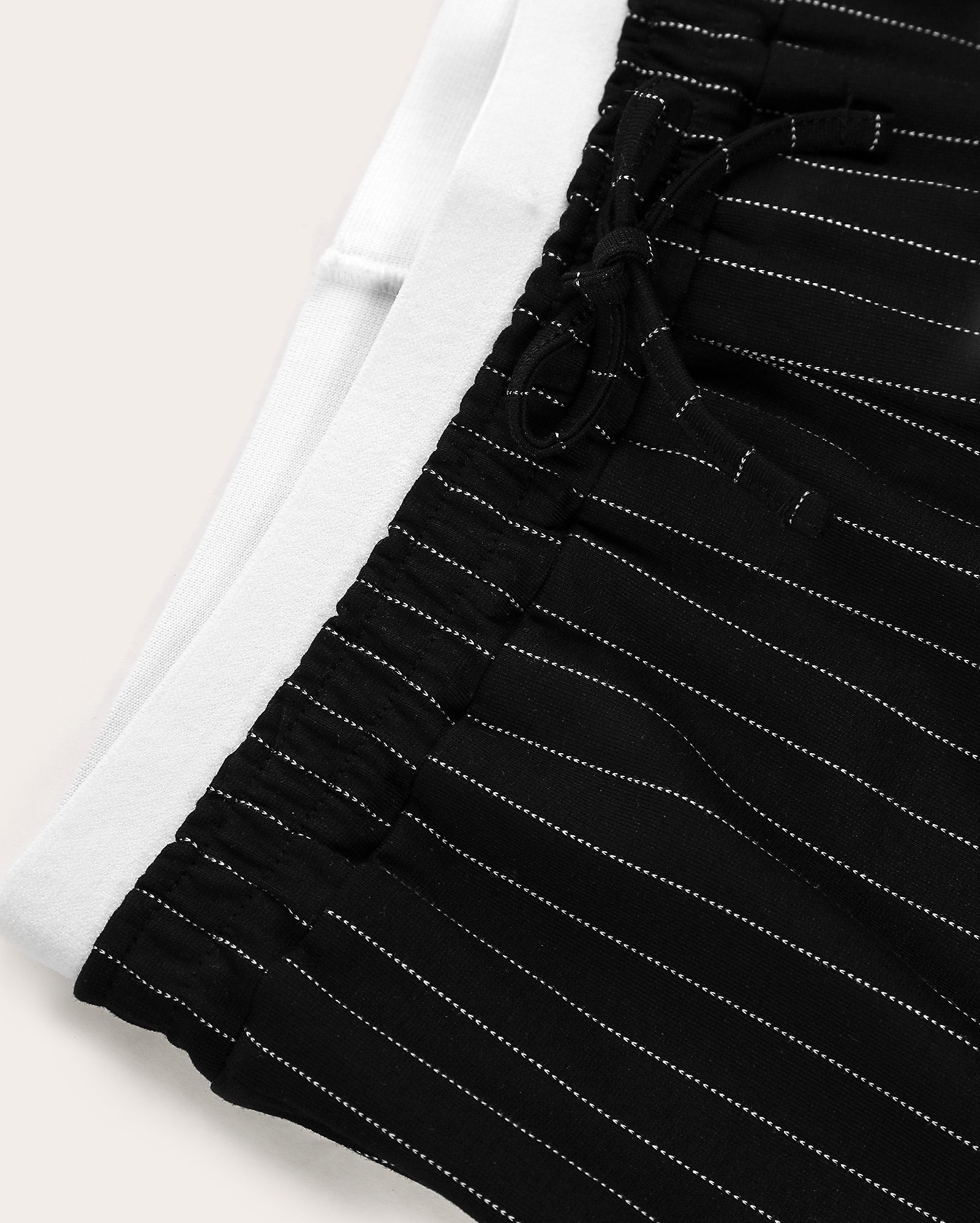 Calça juvenil wide leg risca de giz preta