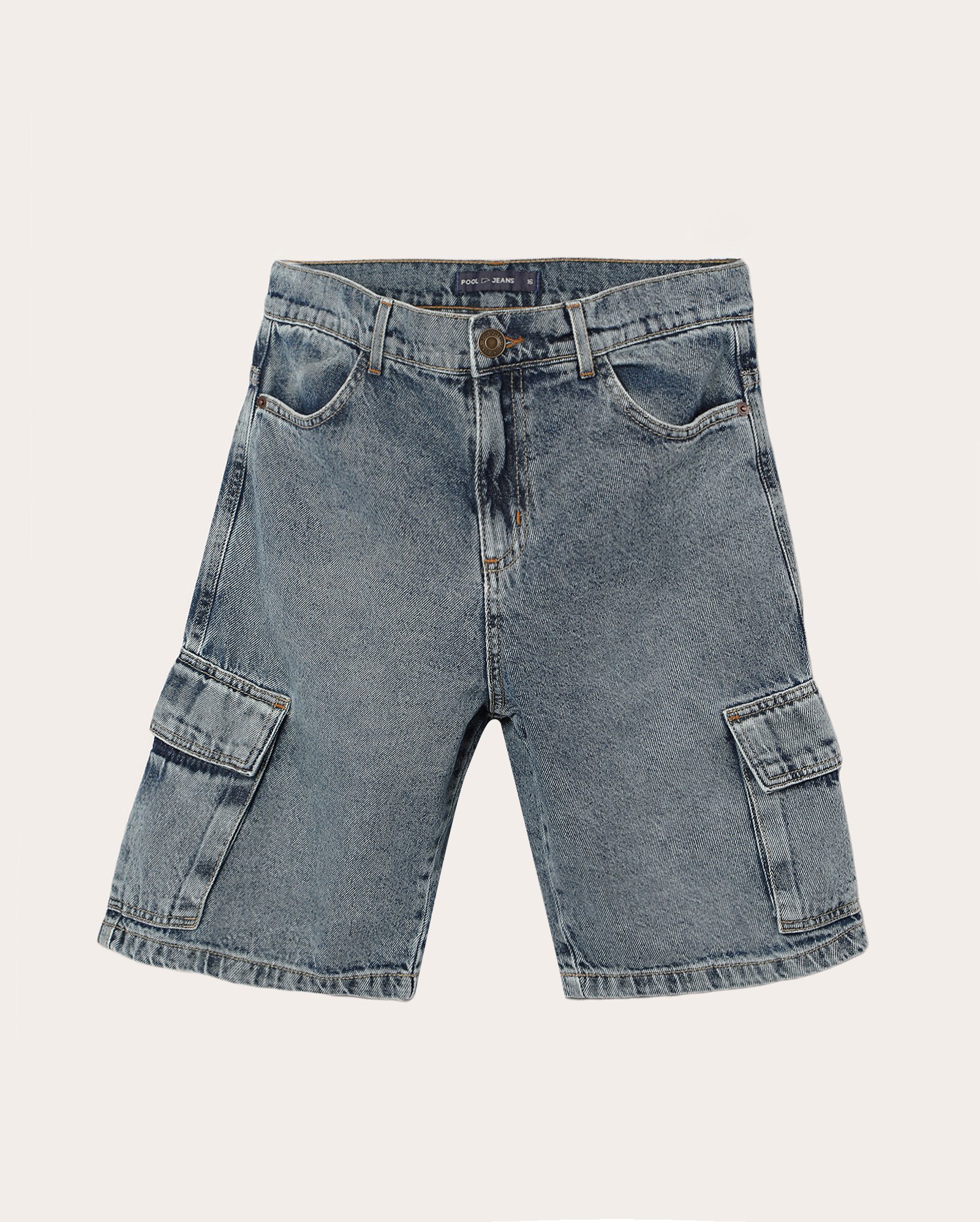 Bermuda jeans juvenil skater com bolso chino denim médio