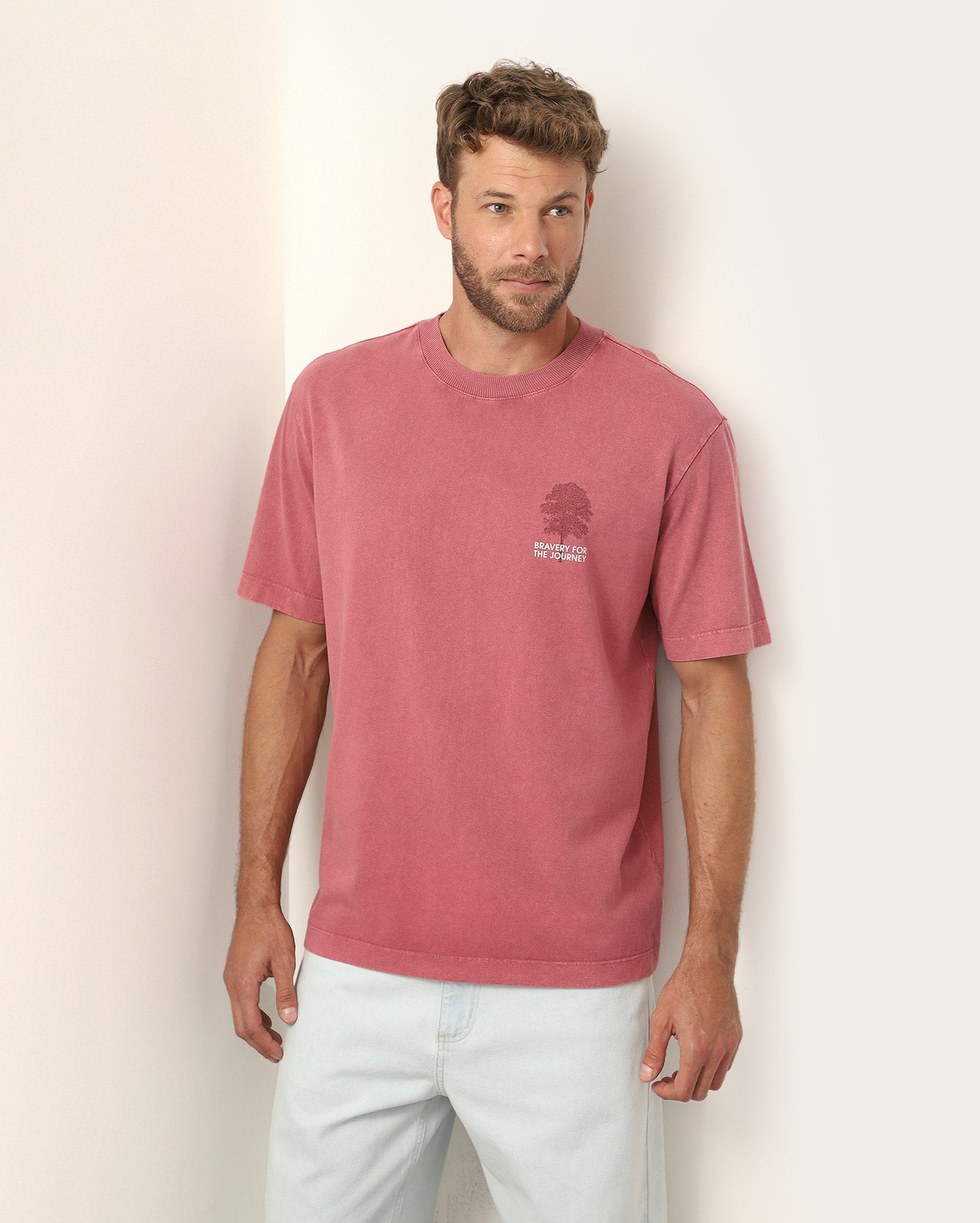 Camiseta masculina regular bravery for the journey rosa