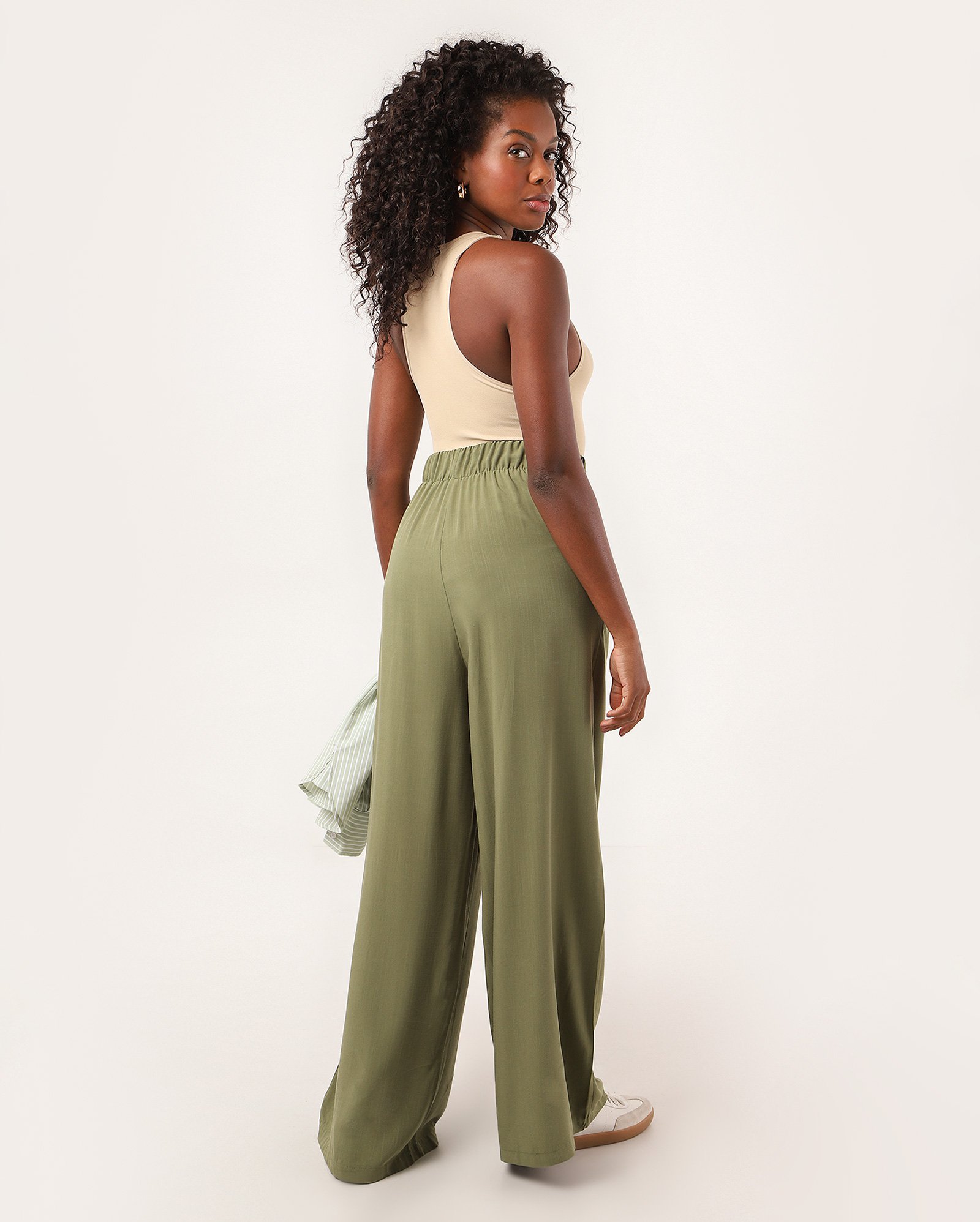 Calça feminina pantalona em viscose cós elástico verde | Pool Basics