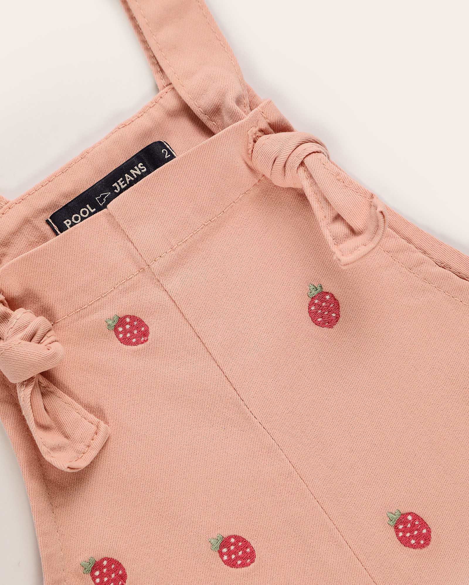 Jardineira jeans infantil bordado cerejas 1-4A - Rosa Claro