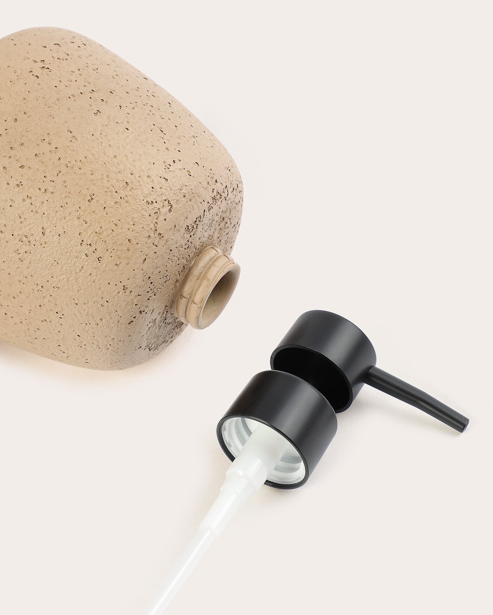 Porta-sabonete líquido Osnir 13,5cm bege | Casa Riachuelo