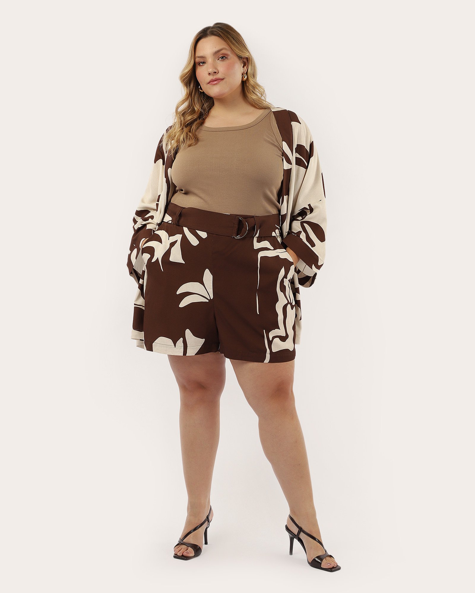 Short plus size feminino em viscose marrom | AK Plus