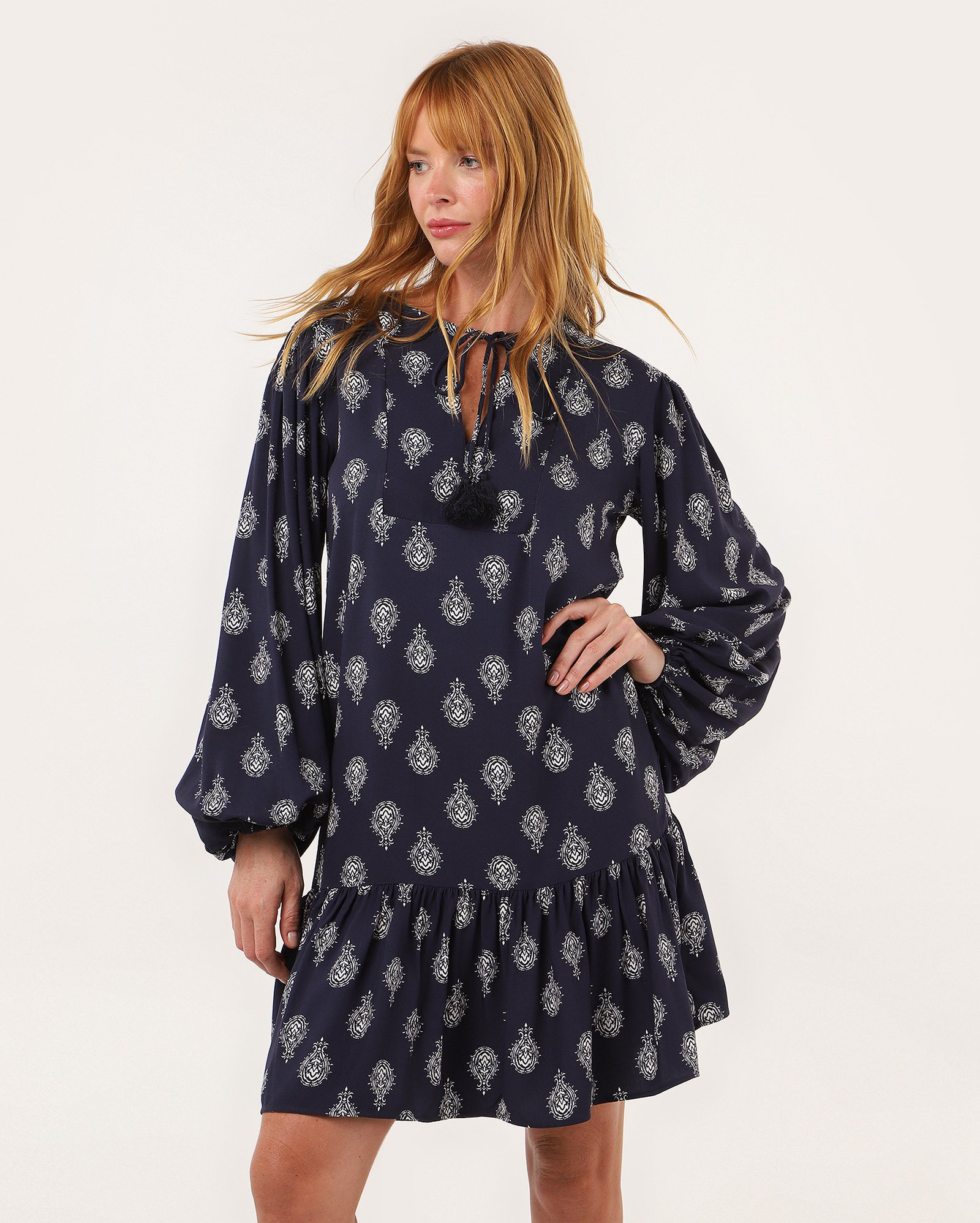 Vestido curto reto em viscose estampado azul | AK by Riachuelo