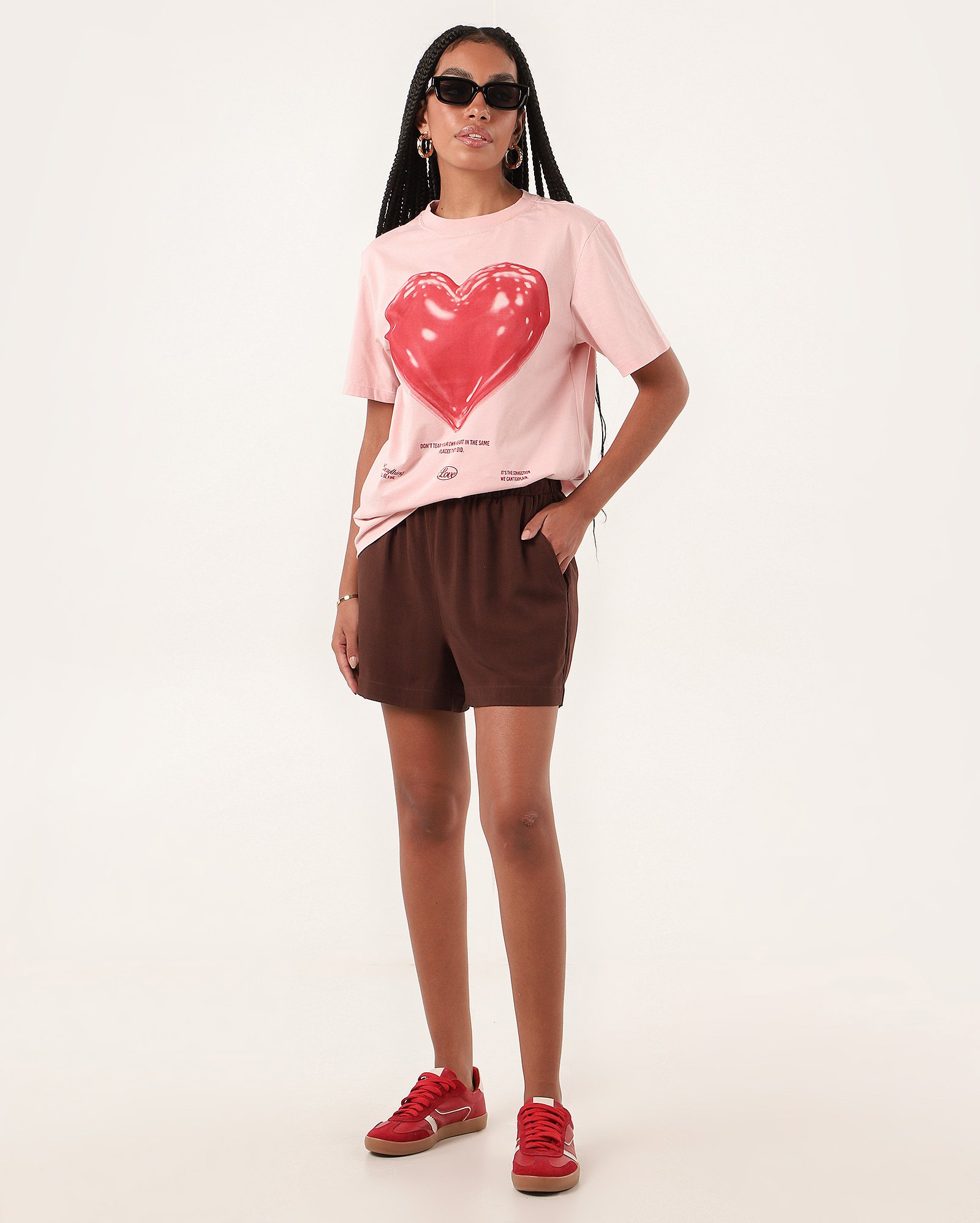 Short feminino Nick em viscose com bolsos marrom | Pool Basics