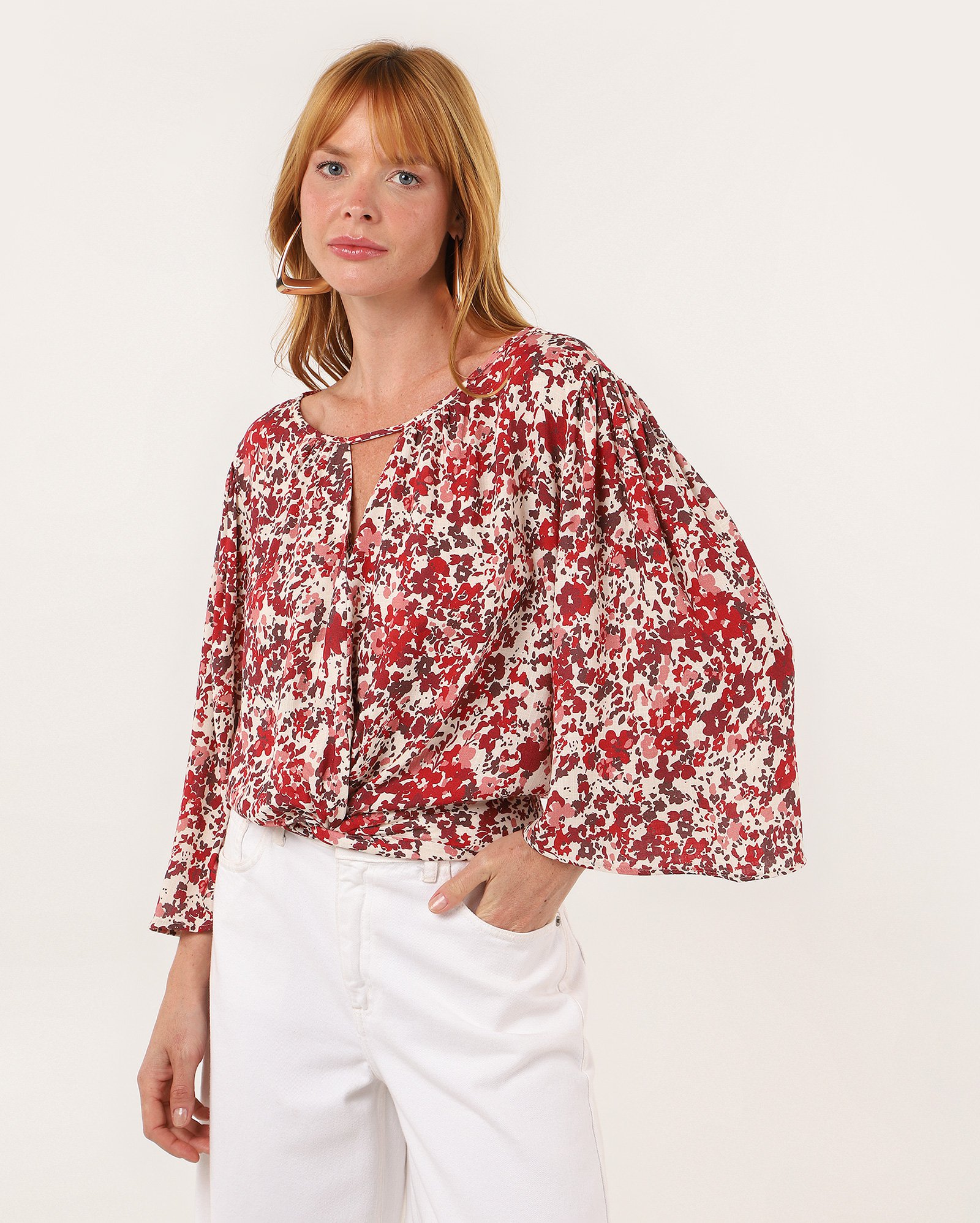 Blusa feminina em viscose ampla artística vermelha | AK by Riachuelo