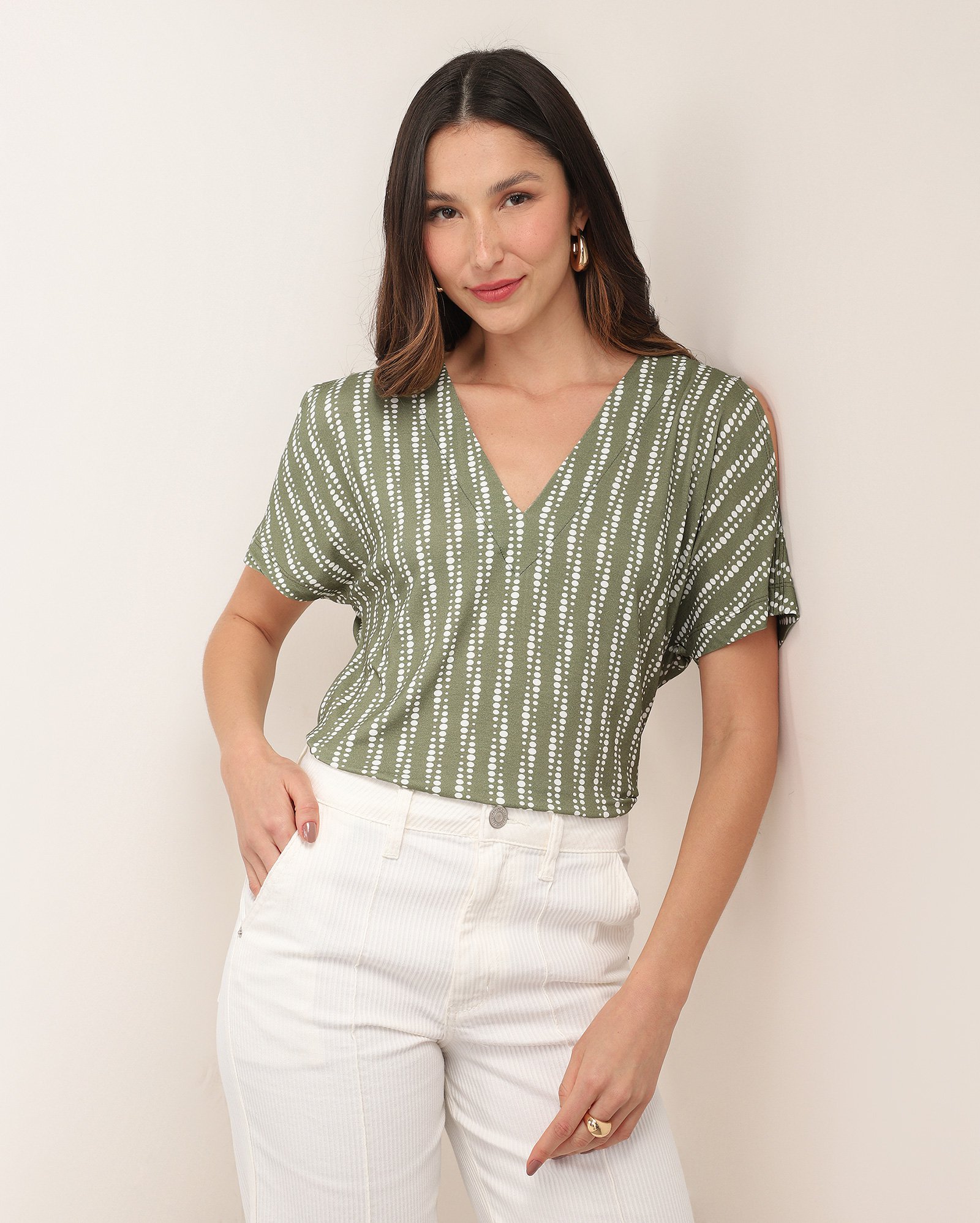 Blusa feminina poá com viscose e recortes verde