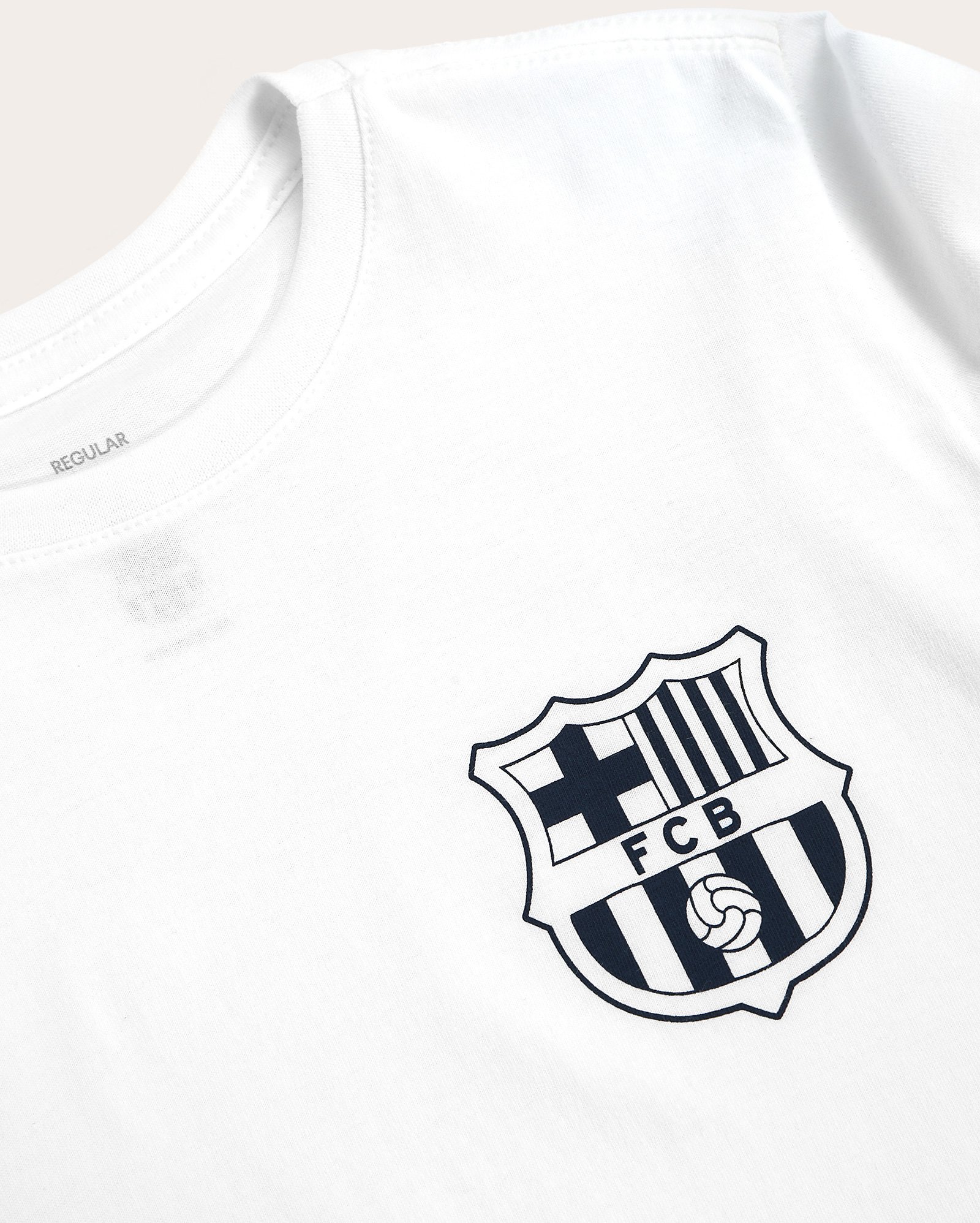 Camiseta juvenil futebol Barcelona escudo branca
