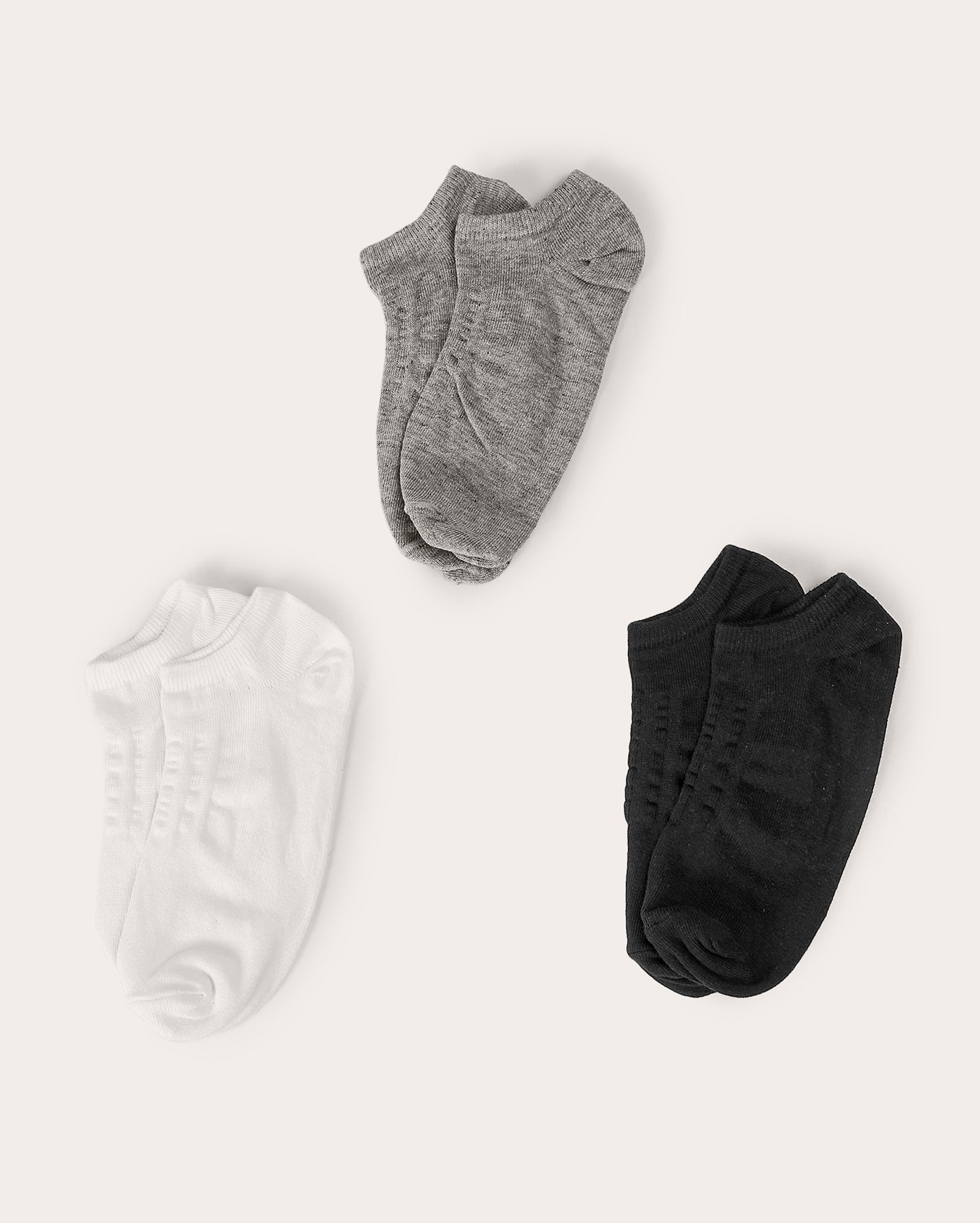 Kit meia feminina 3 pares cano curto lisa multicor | Riachuelo