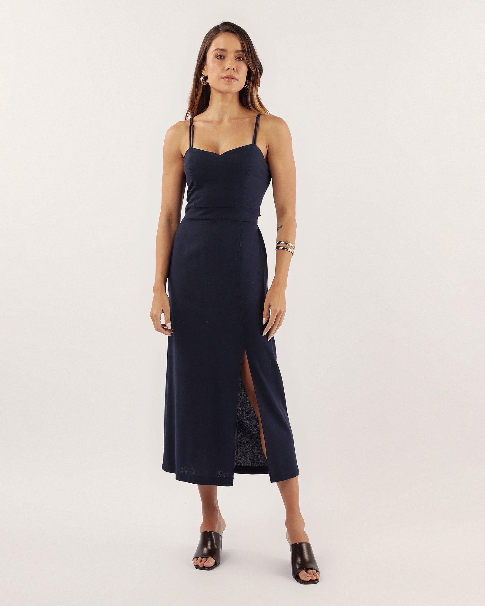 Vestido midi evasê em viscolinho decote coração azul