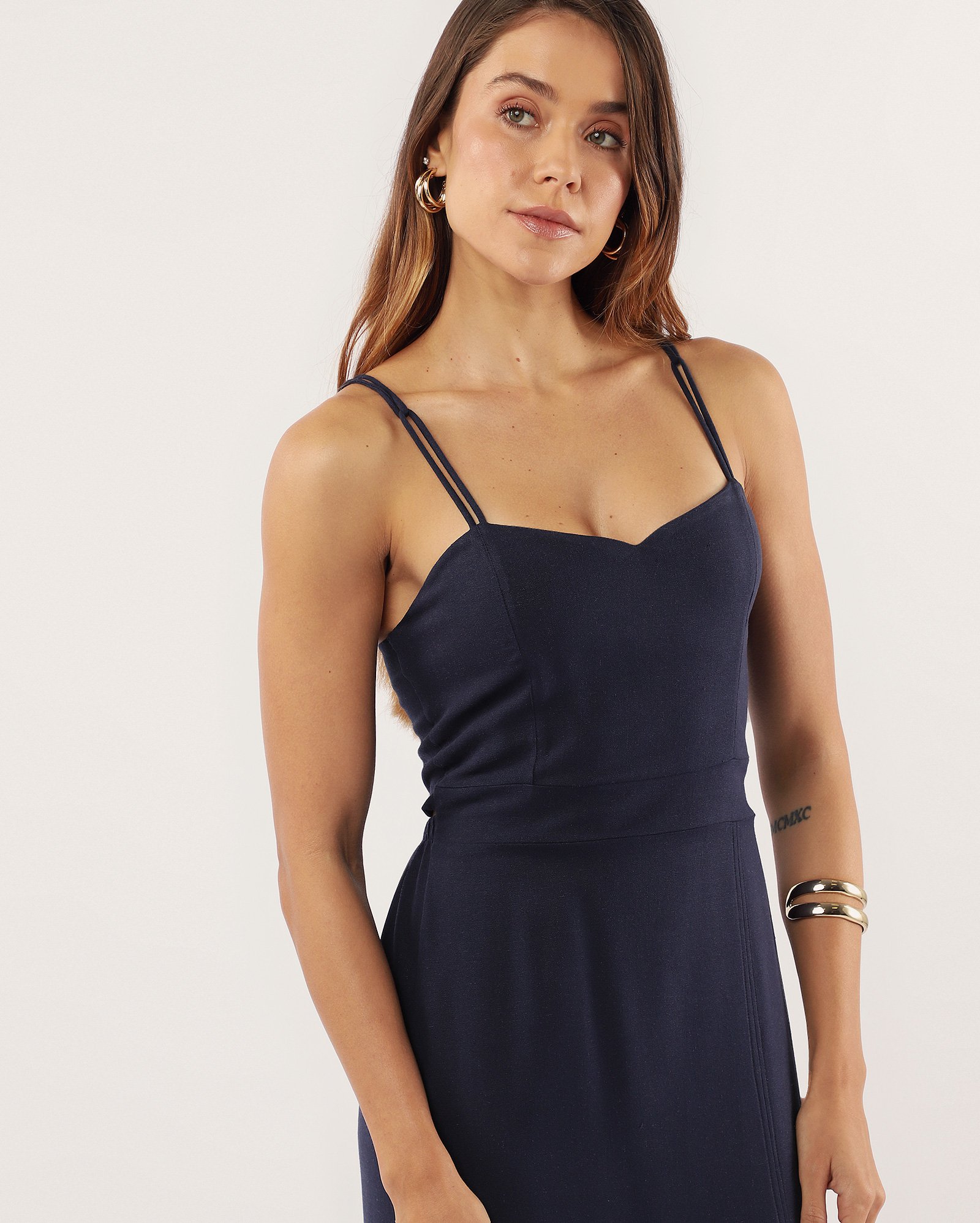 Vestido midi evasê em viscolinho decote coração azul