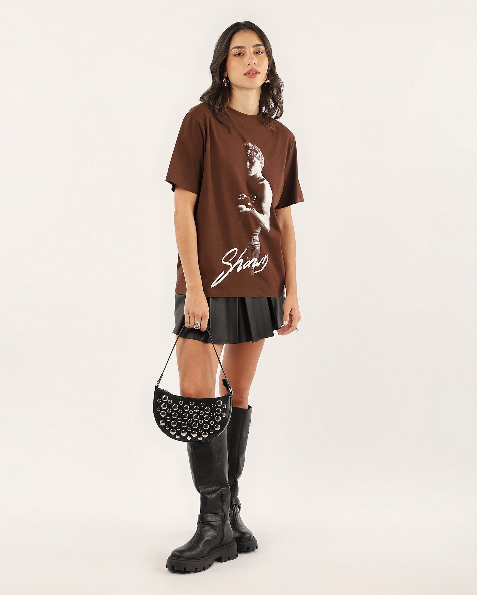 Camiseta feminina alongada artista marrom | Shawn Mendes