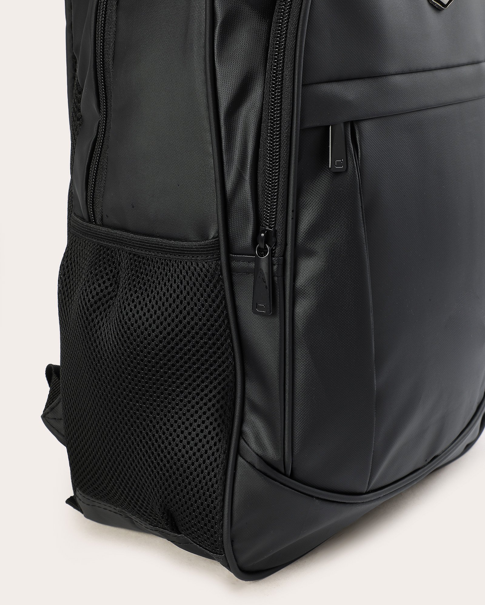 Mochila masculina com 2 bolsos frontais - preta | Clio Style