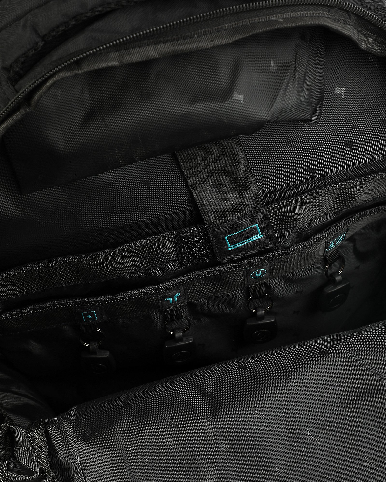 Mochila feminina Hay Up texturizada com estojo - Preto | Clio Style