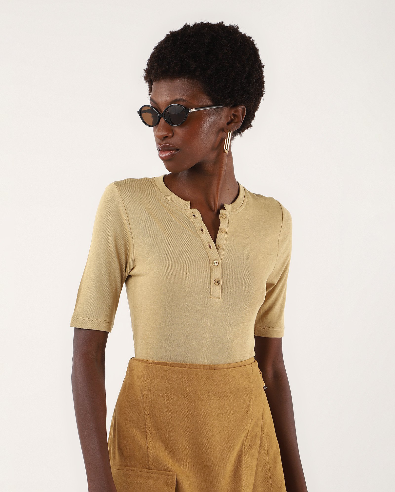 Blusa feminina em viscose com botões bege | AK