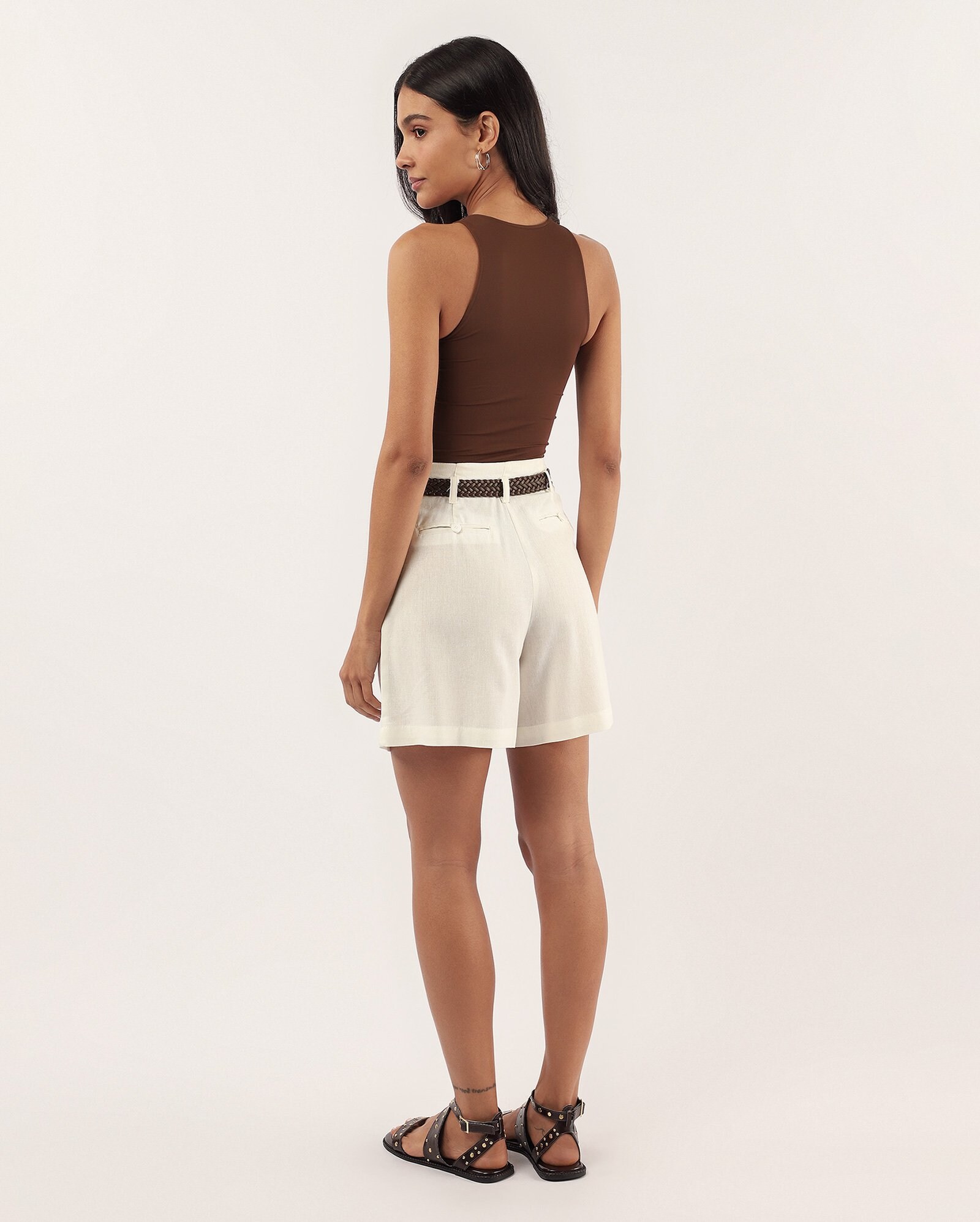Short feminino alfaiatado reto em viscolinho - Branco — foto 4
