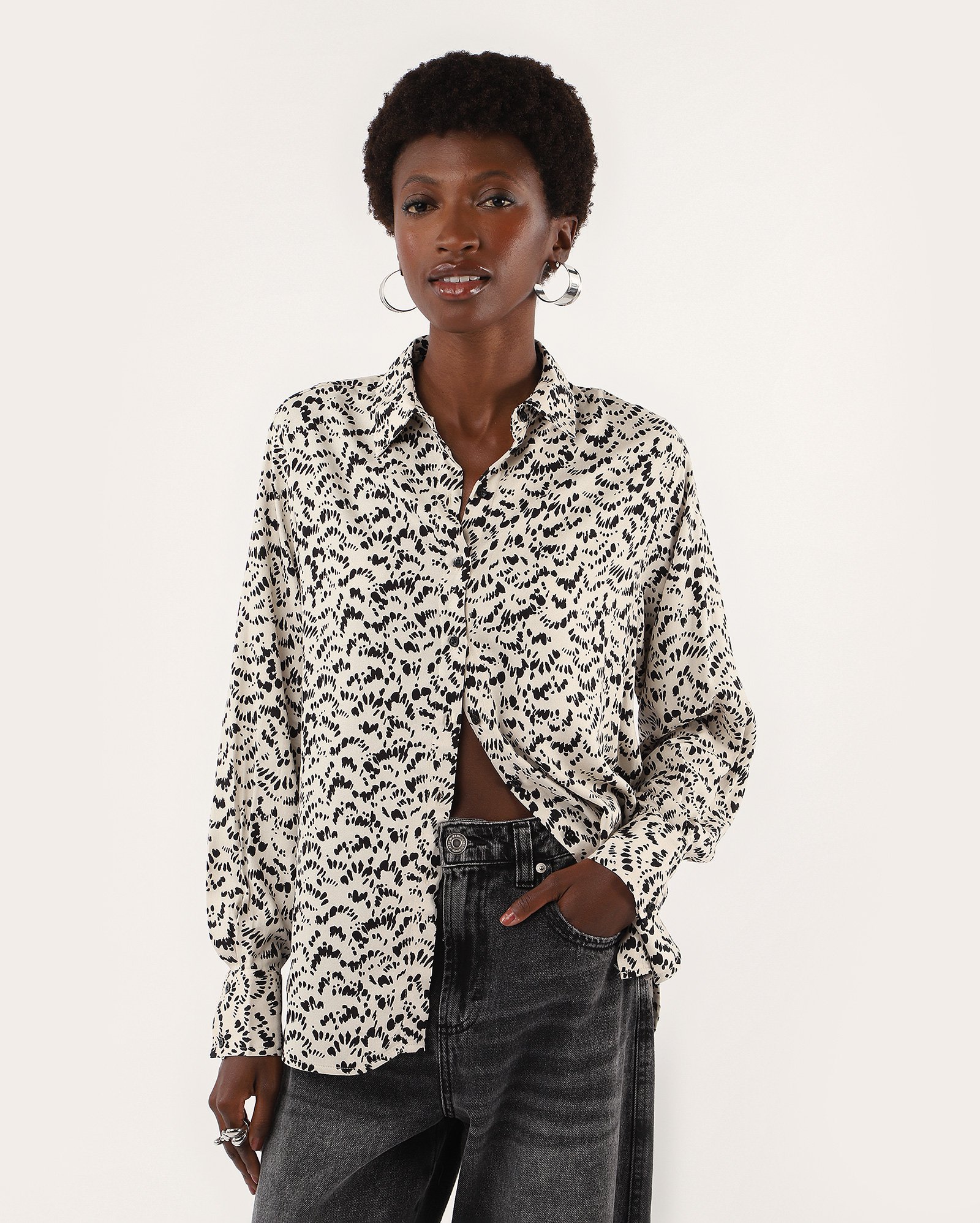 Camisa feminina em viscose estampada bege | AK