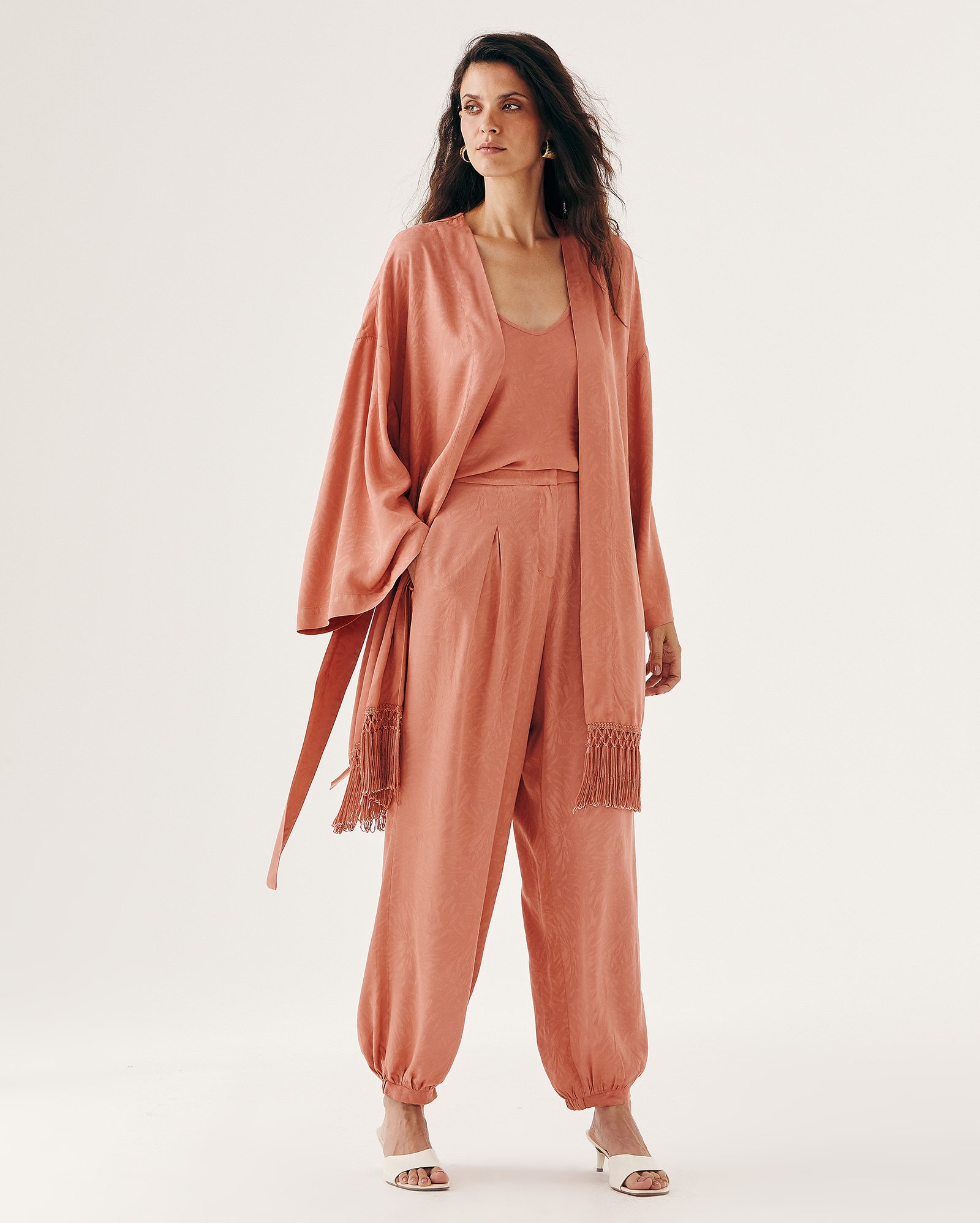 Calça feminina em viscose jacquard rosa | AK by Riachuelo