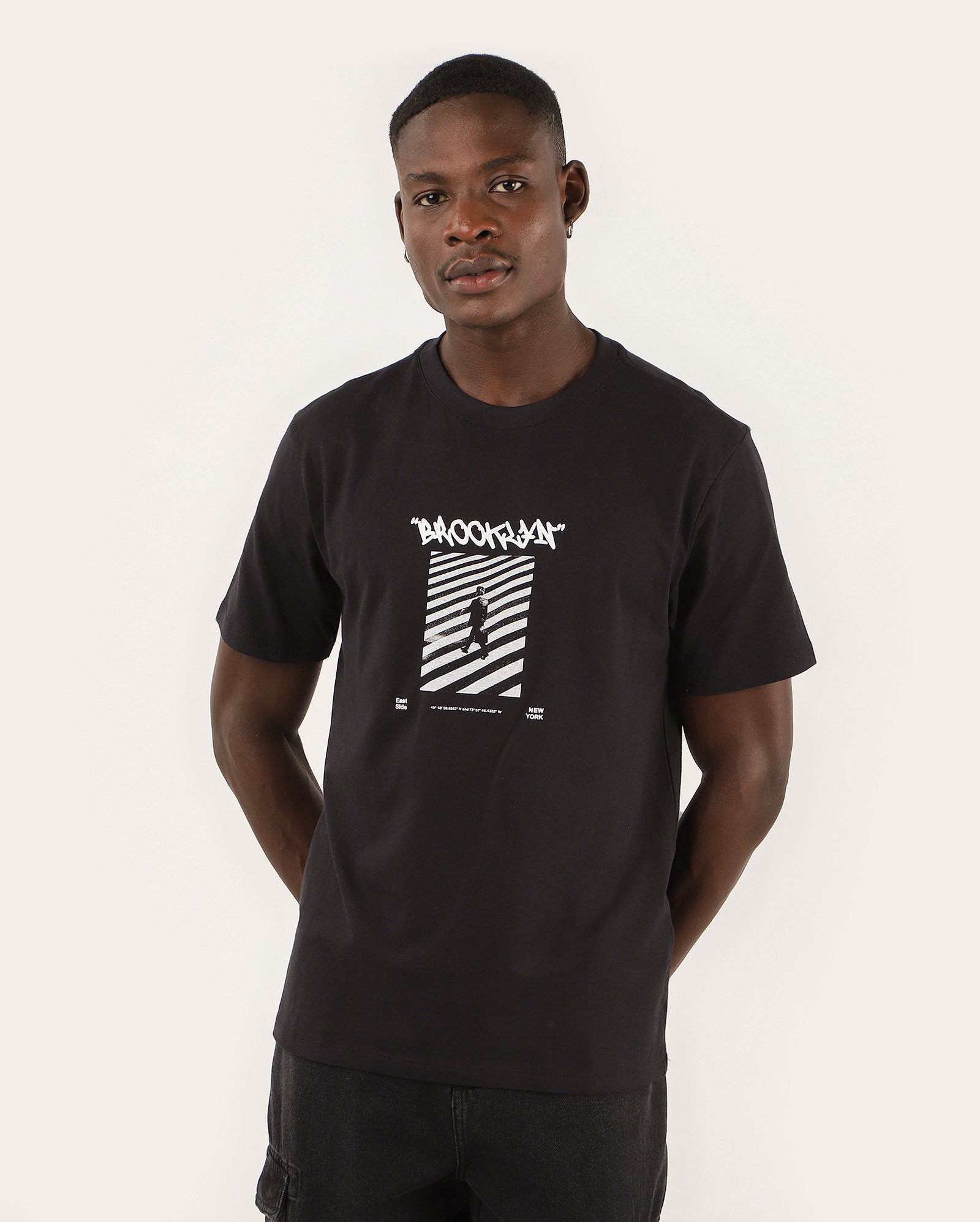 Camiseta masculina regular Brooklyn estampada preta | Pool