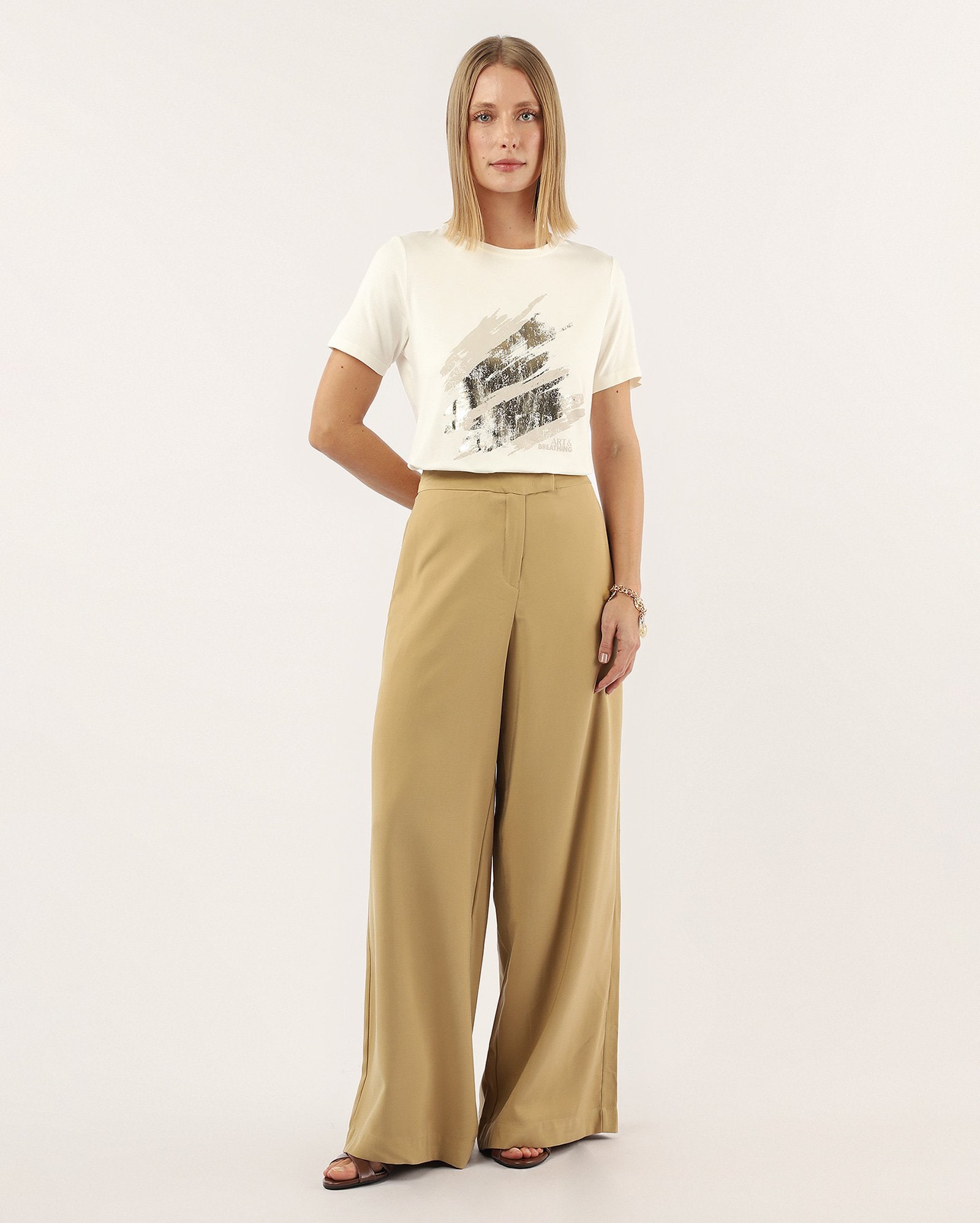Camiseta feminina Coralina estampa metalizado branca | AK — foto 2